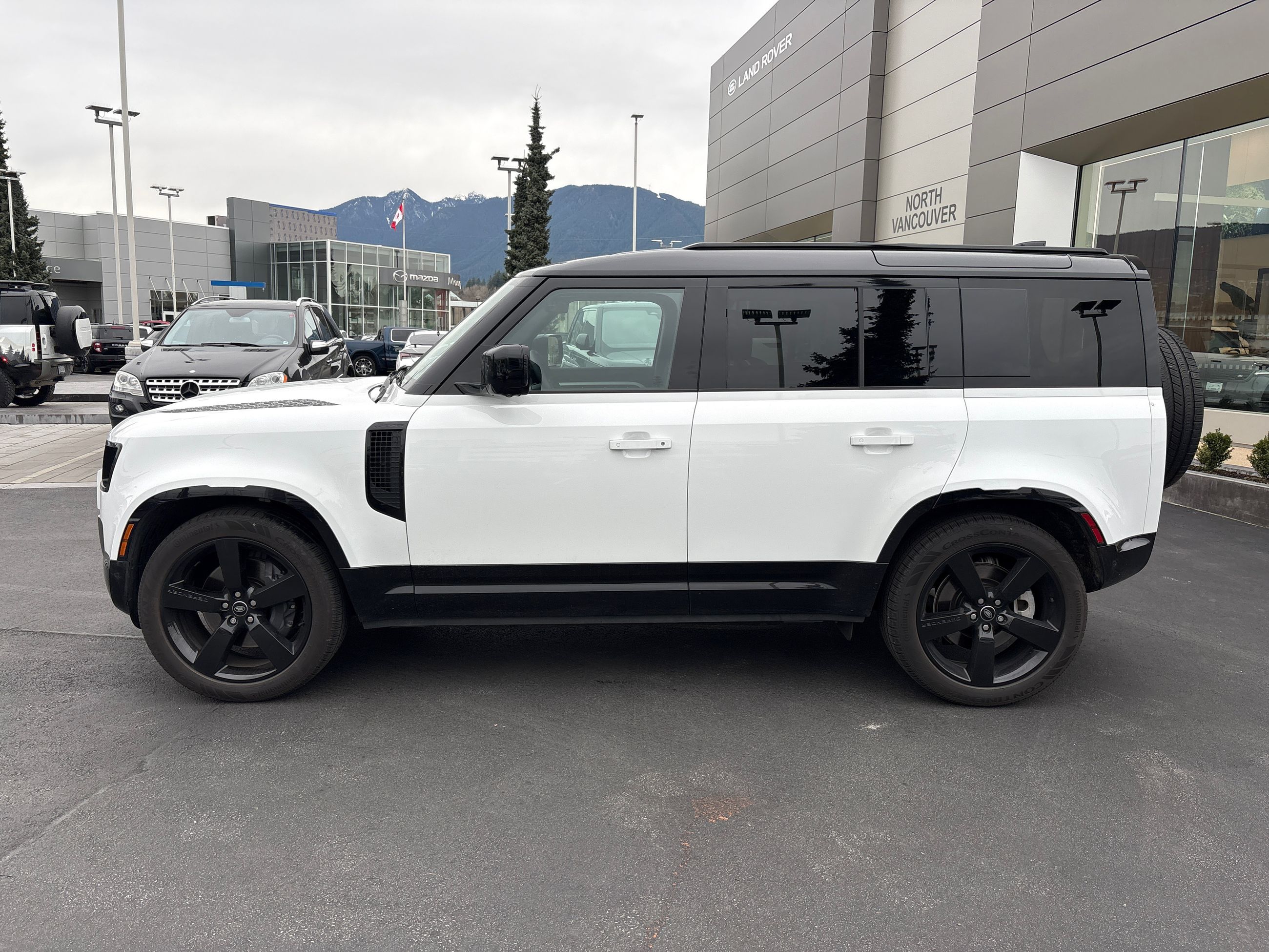 Land Rover Defender 110 Mild Hybrid  2025 à North Vancouver, Colombie-Britannique