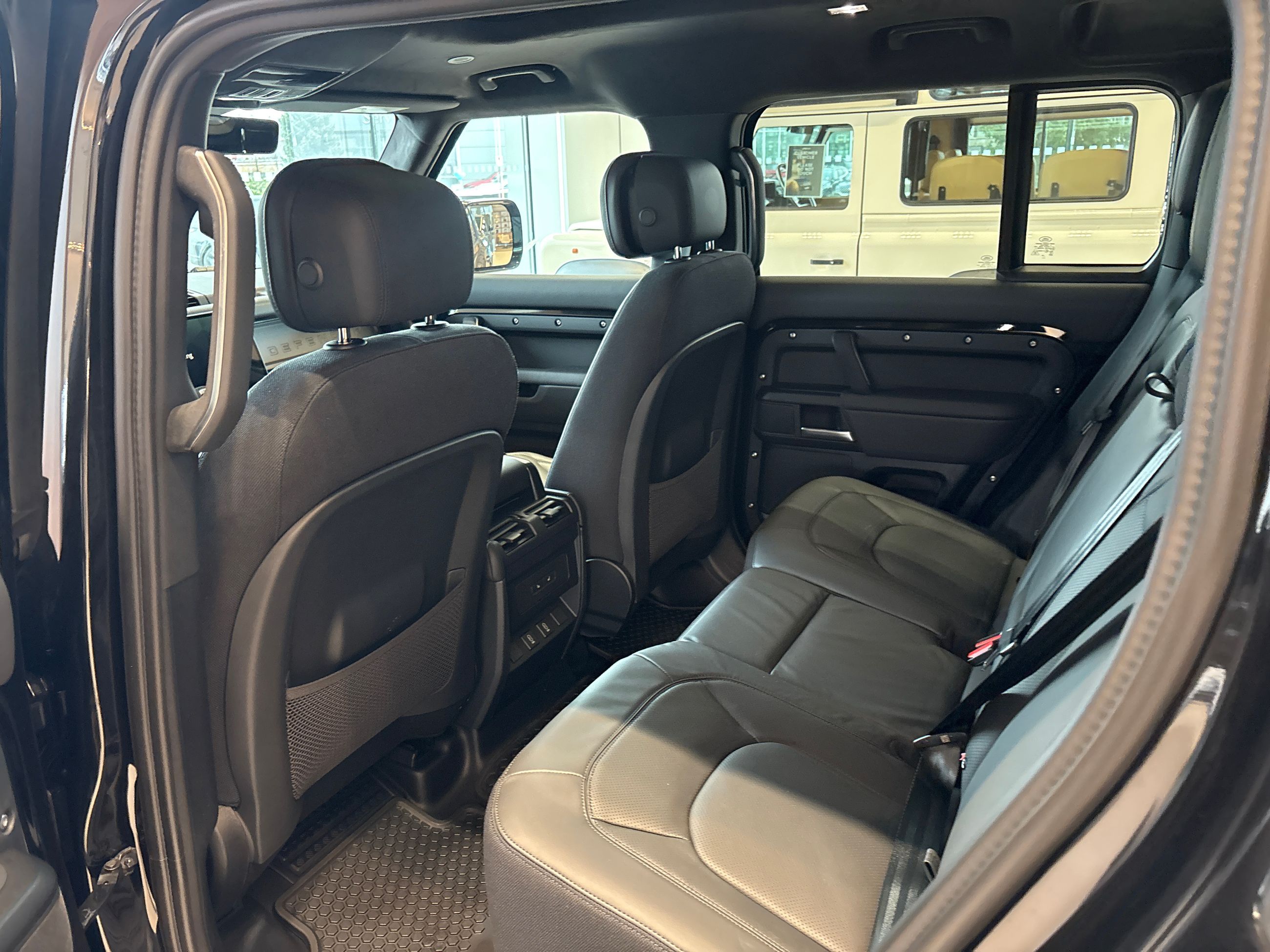 2026  Defender 110 Mild Hybrid