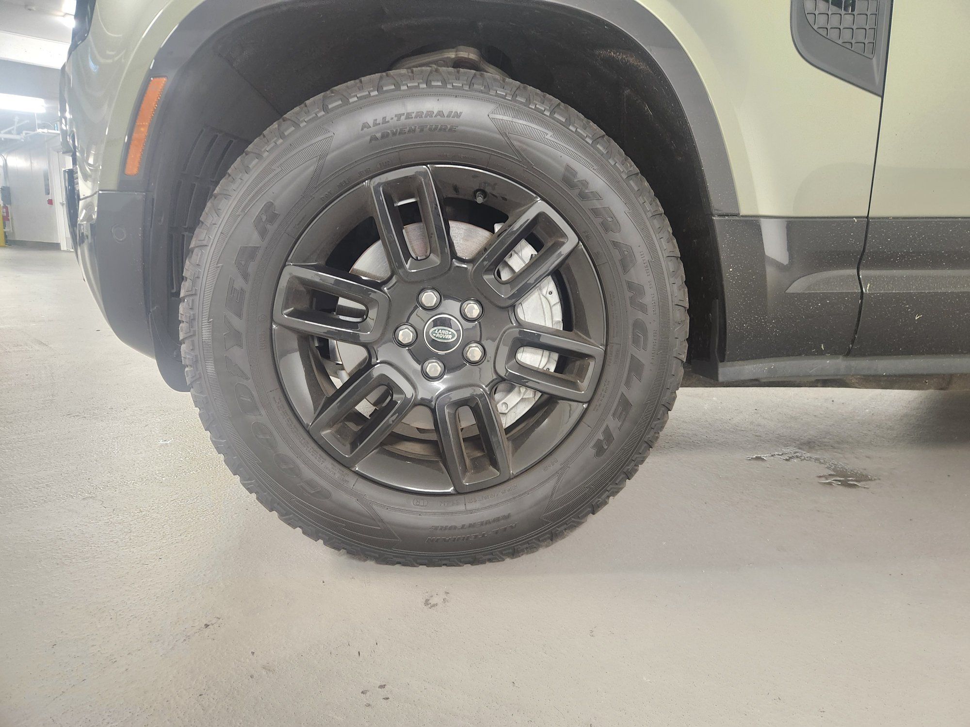 2023 Land Rover Defender 90 in Vancouver, British Columbia