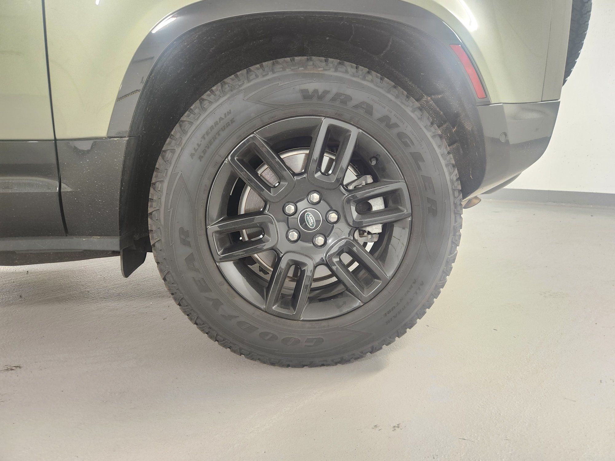 2023 Land Rover Defender 90 in Vancouver, British Columbia