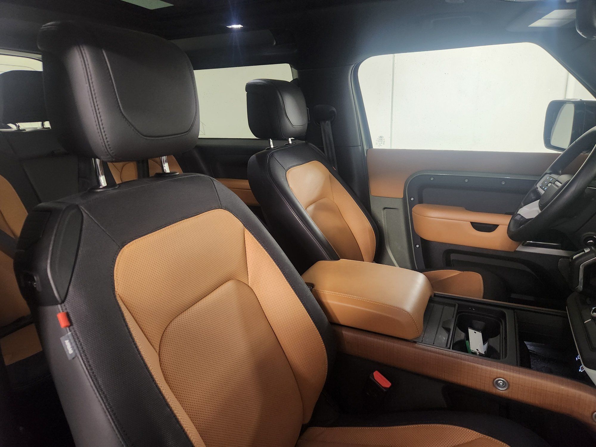 2023 Land Rover Defender 90 in Vancouver, British Columbia