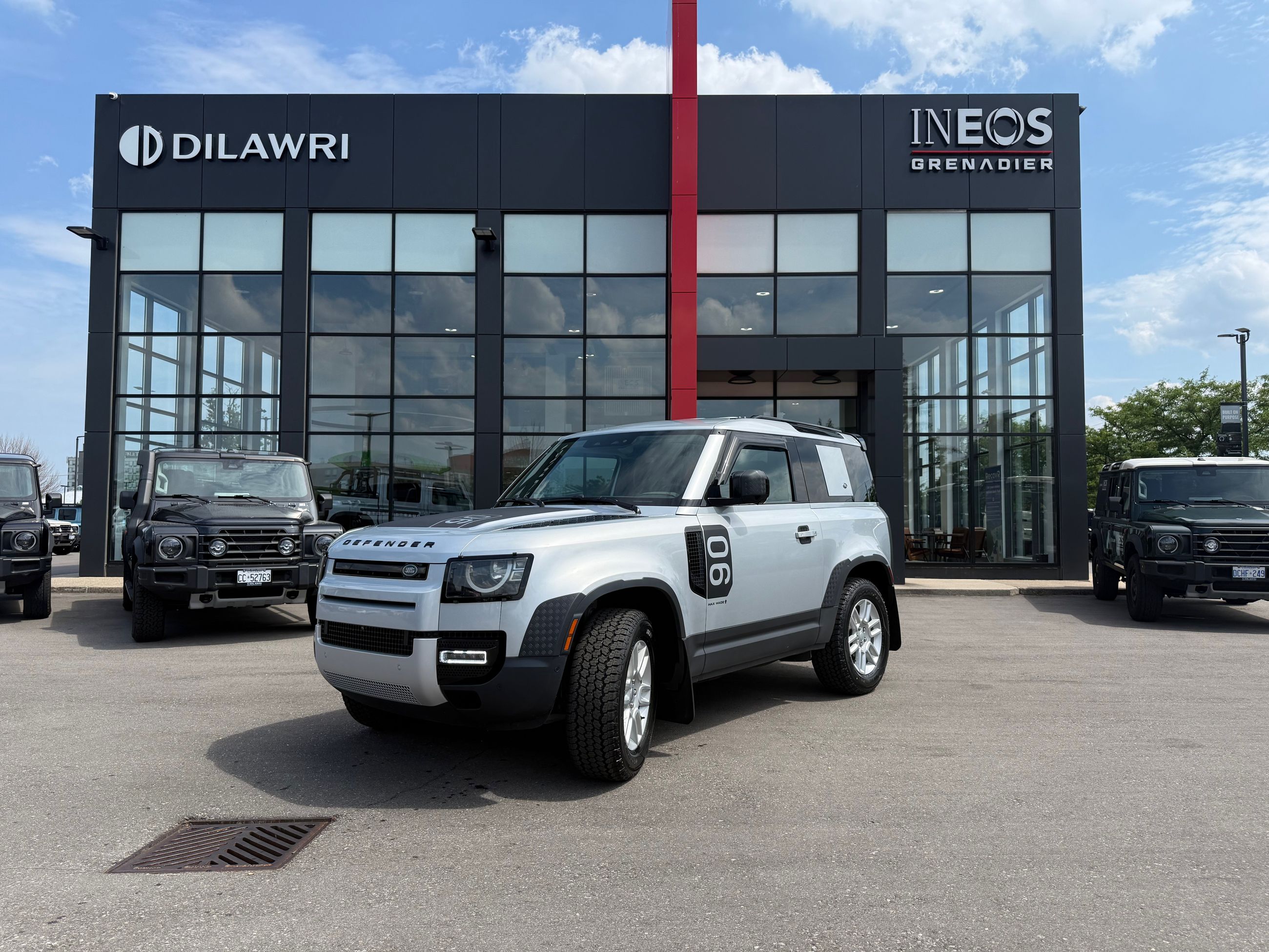 2023 Land Rover Defender 90 in Mississauga, Ontario