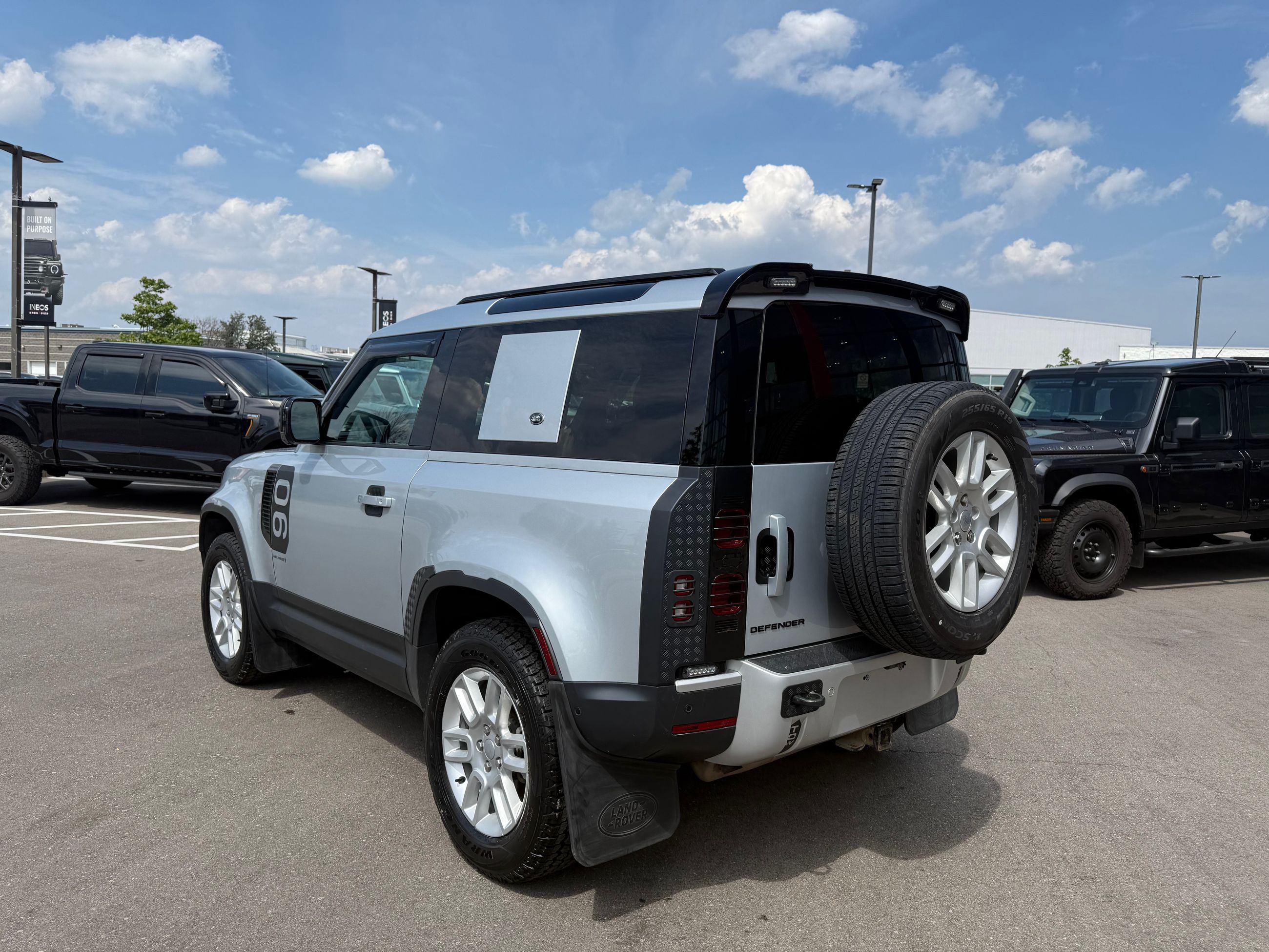 2023 Land Rover Defender 90 in Mississauga, Ontario