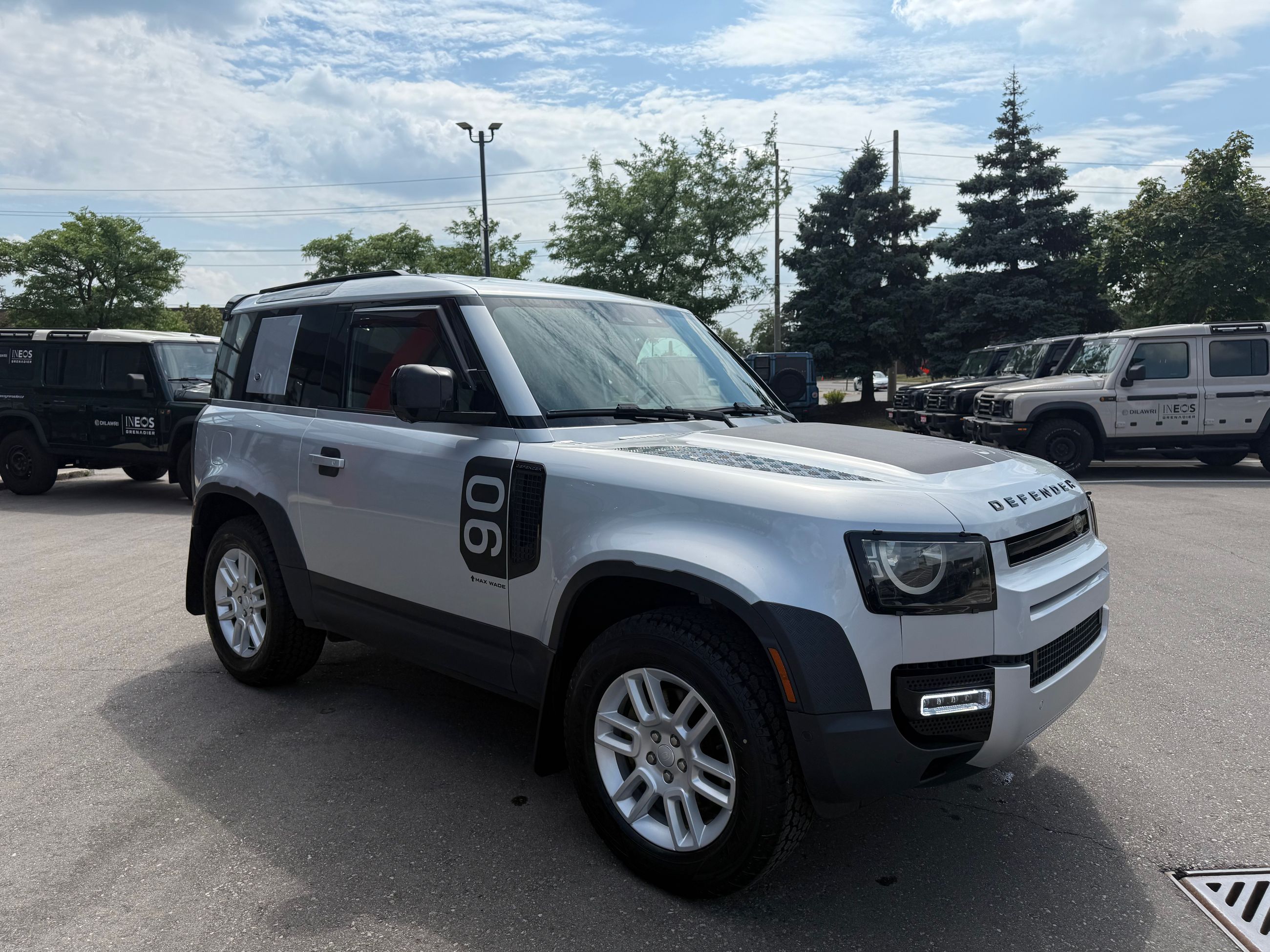 2023 Land Rover Defender 90 in Mississauga, Ontario