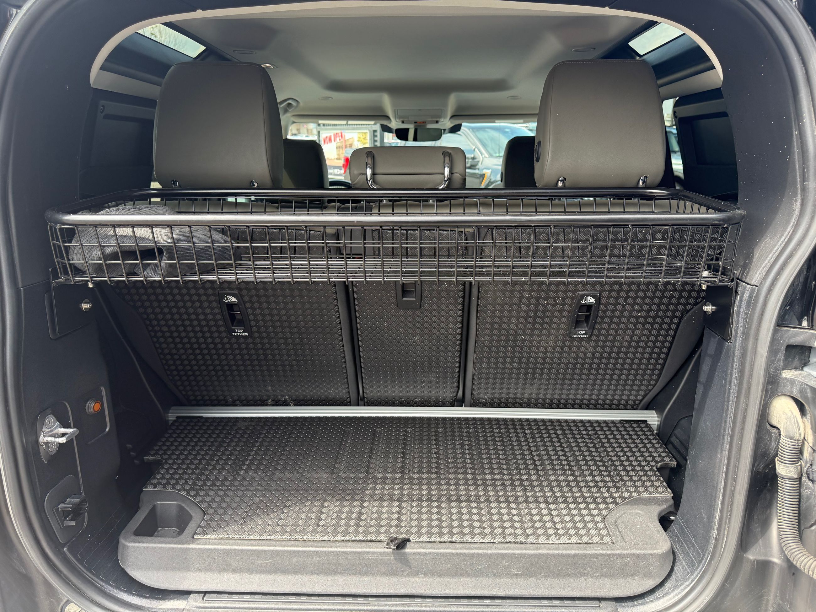 2023 Land Rover Defender 90 in Mississauga, Ontario