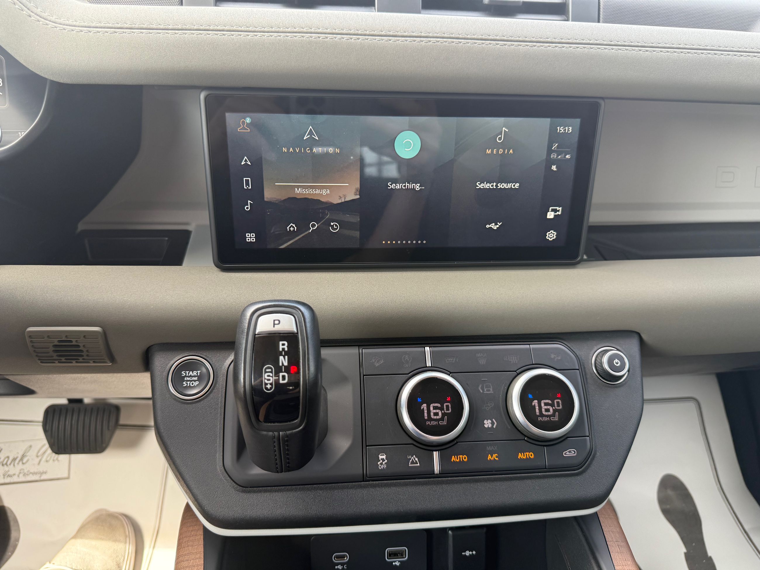 2023 Land Rover Defender 90 in Mississauga, Ontario