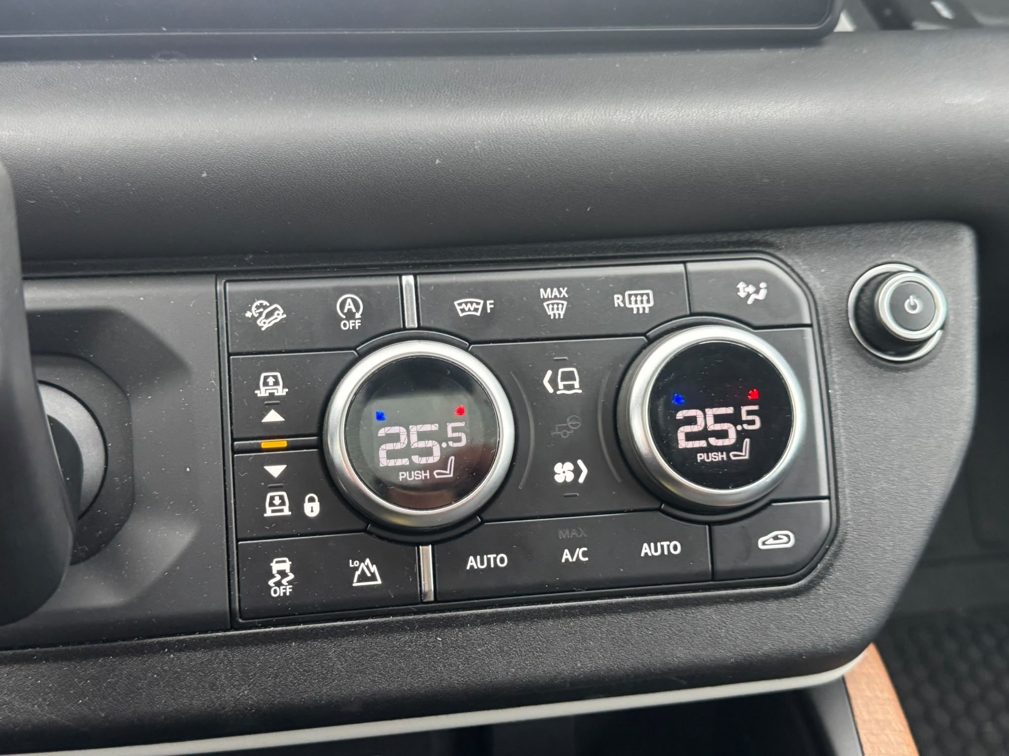 2020 Land Rover Defender in North Vancouver, British Columbia
