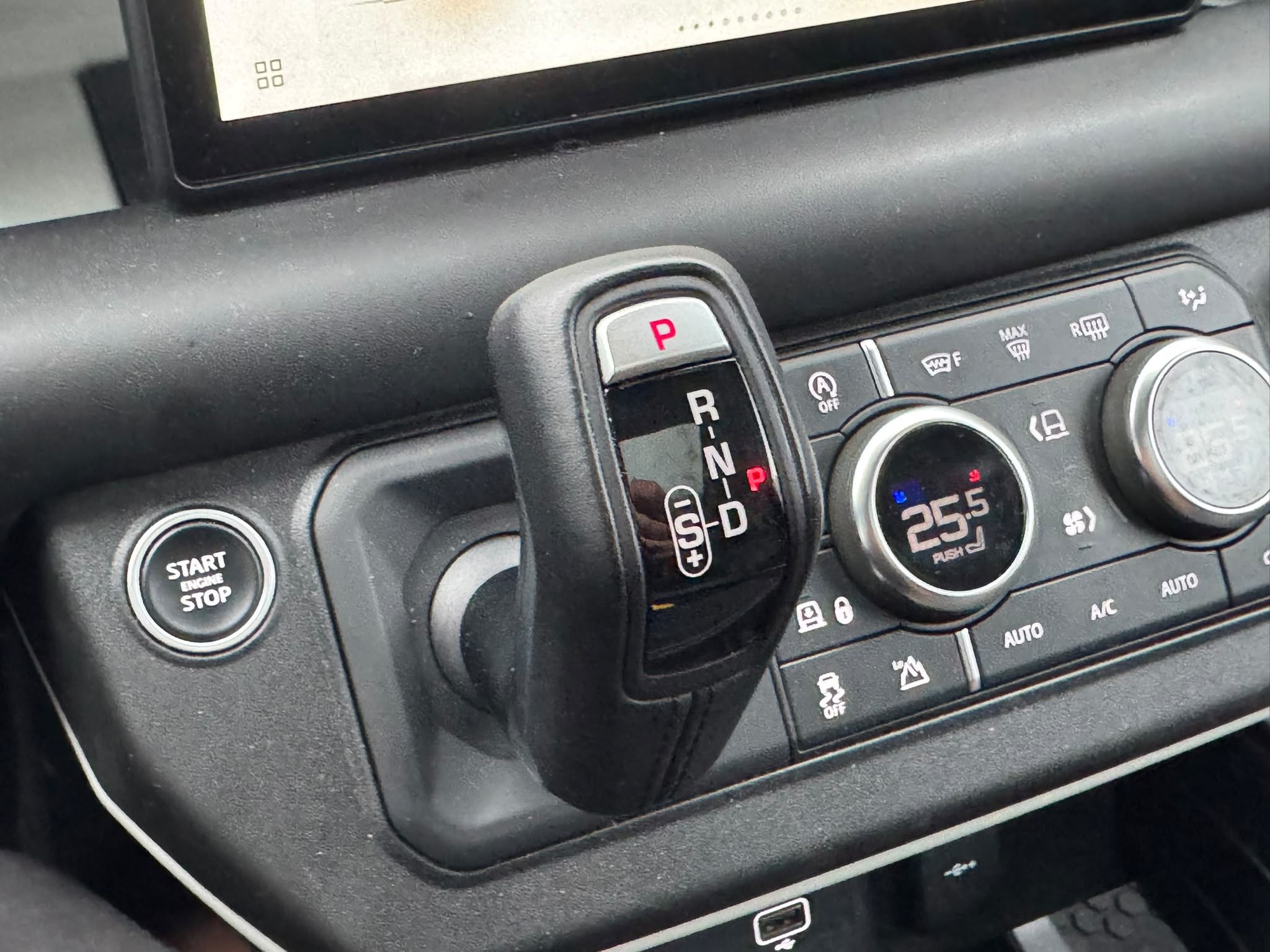 2020 Land Rover Defender in North Vancouver, British Columbia
