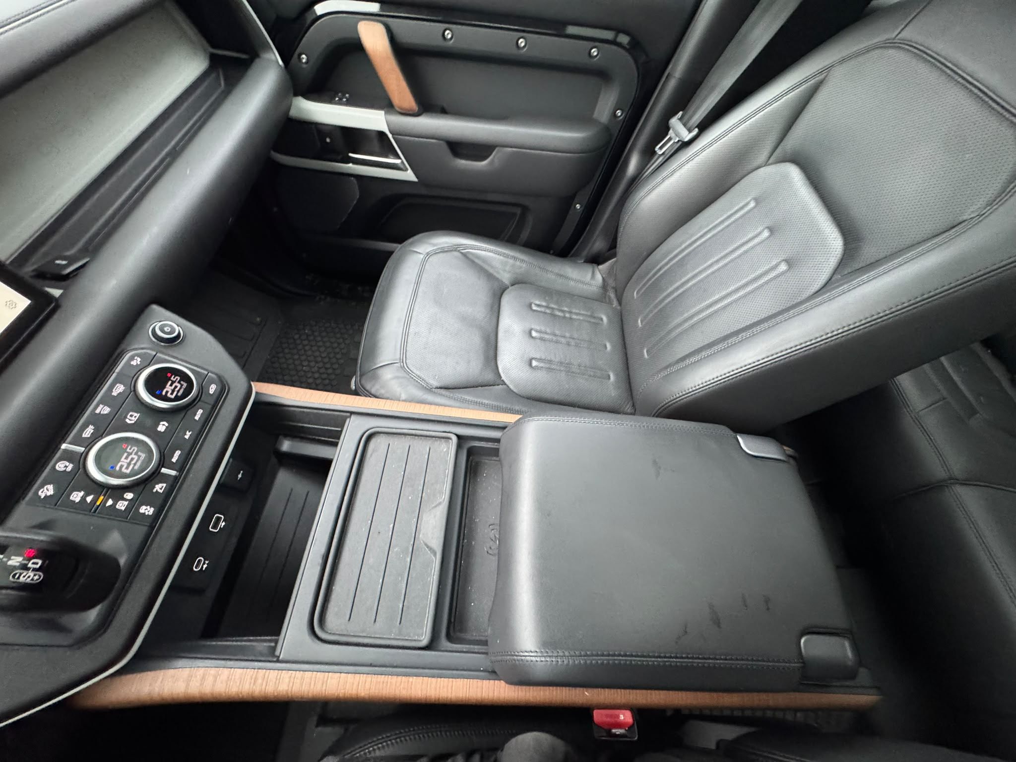 2020 Land Rover Defender in North Vancouver, British Columbia