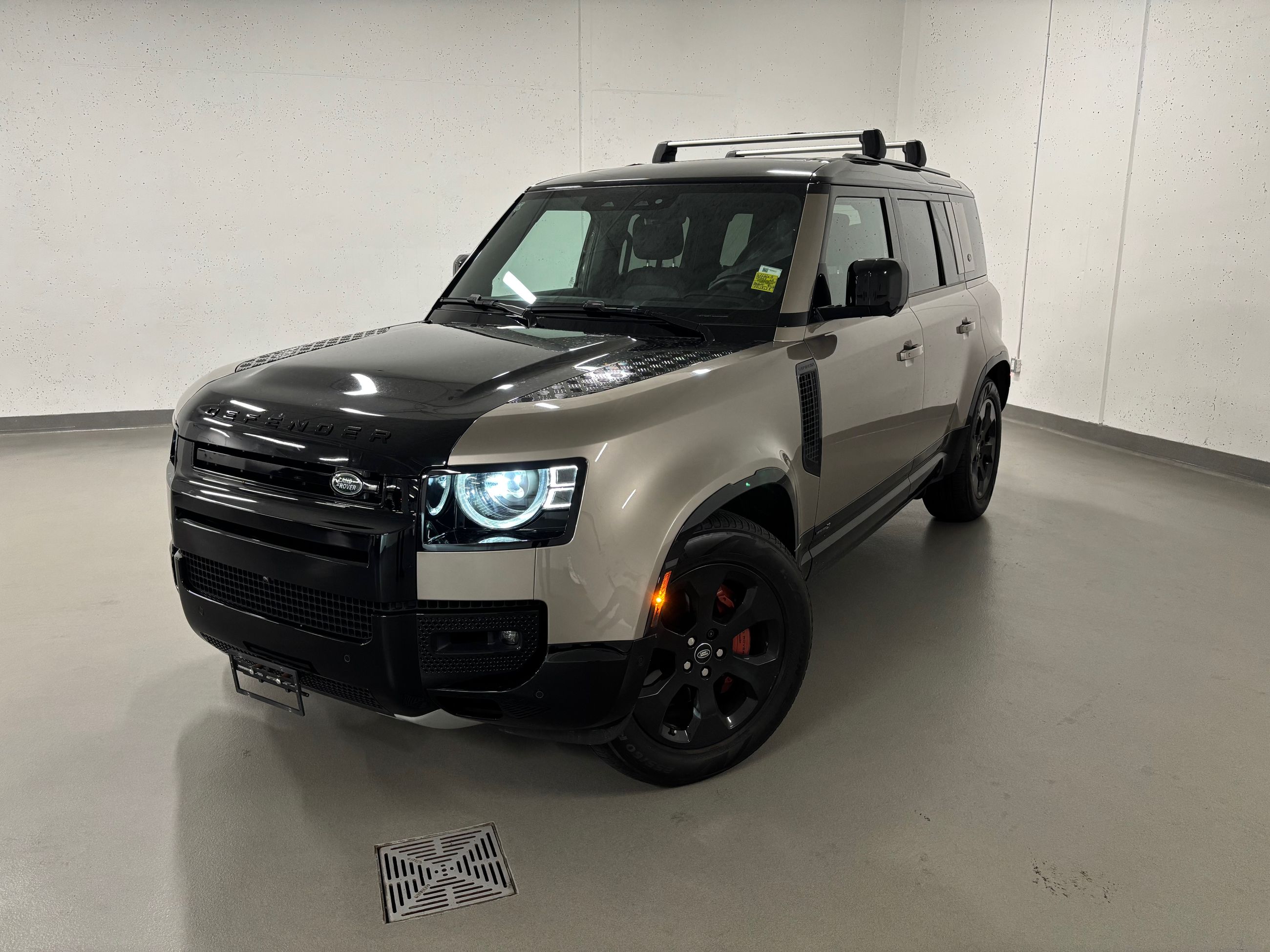 2023 Land Rover Defender in Vancouver, British Columbia