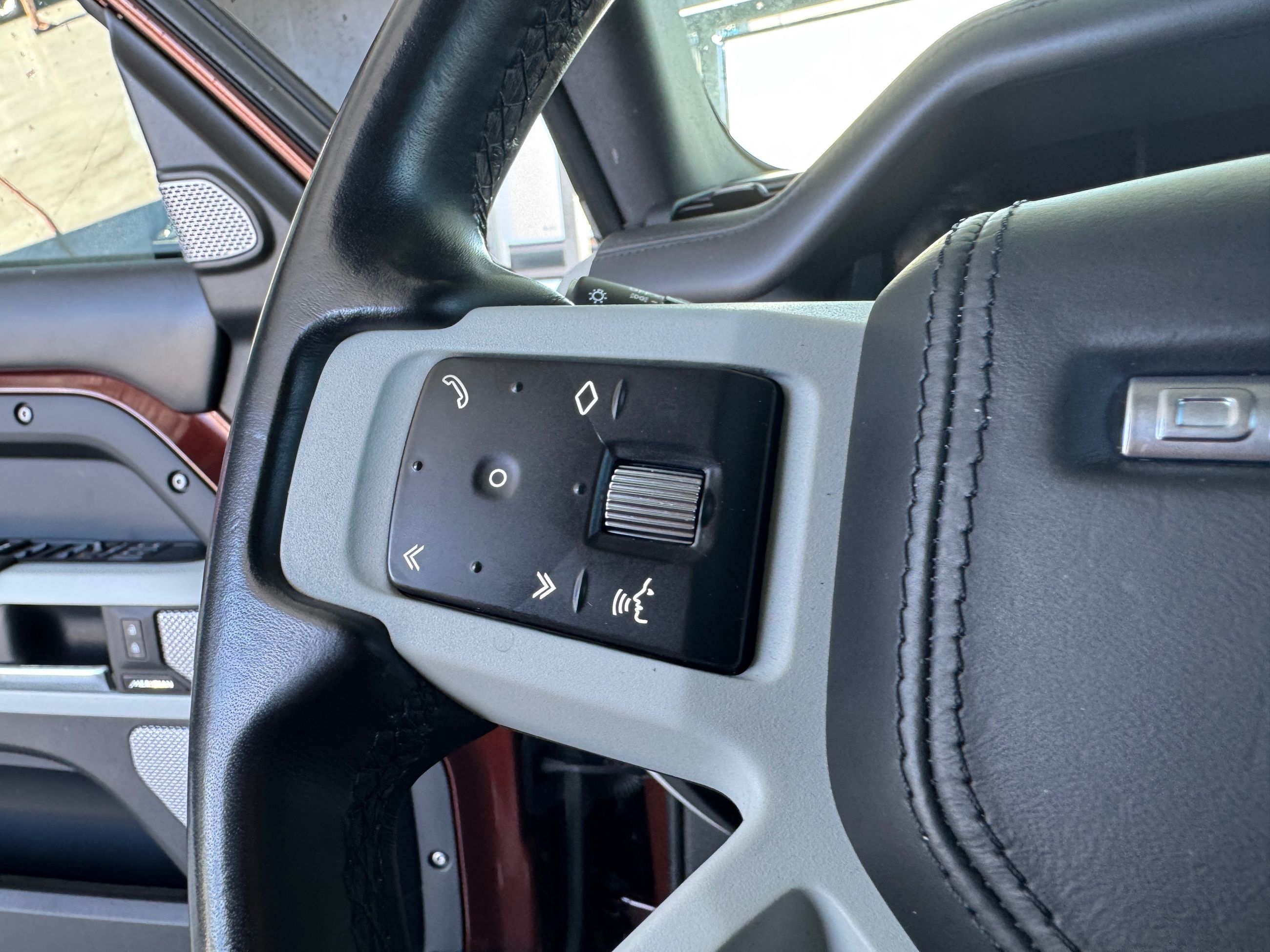 2023 Land Rover Defender