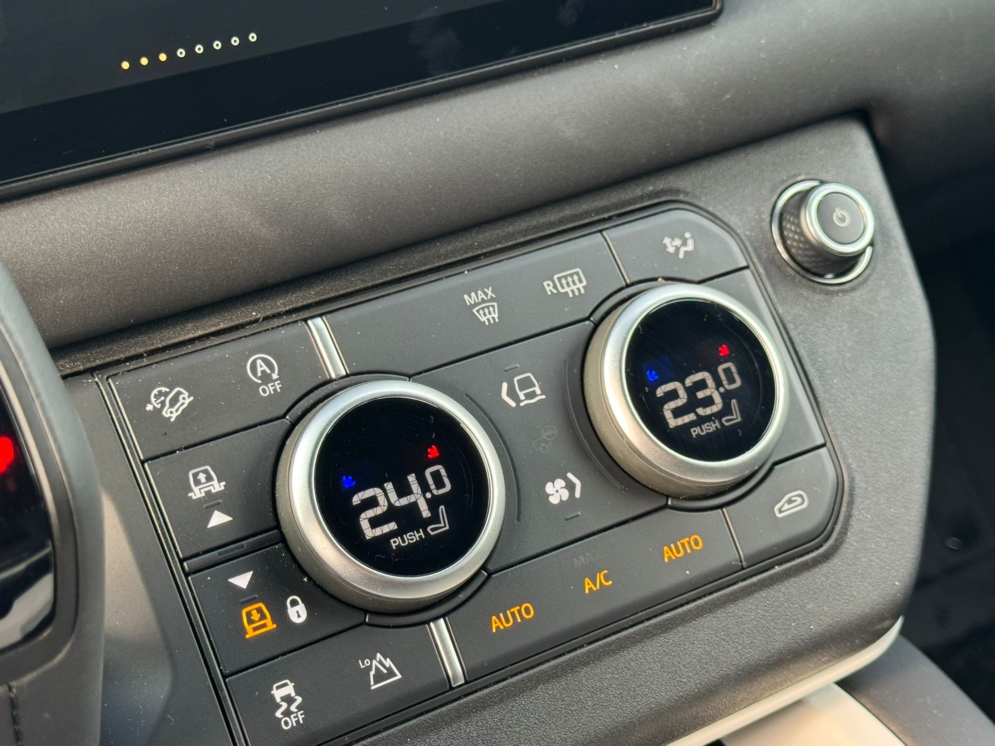 Land Rover Defender  2025 à North Vancouver, Colombie-Britannique