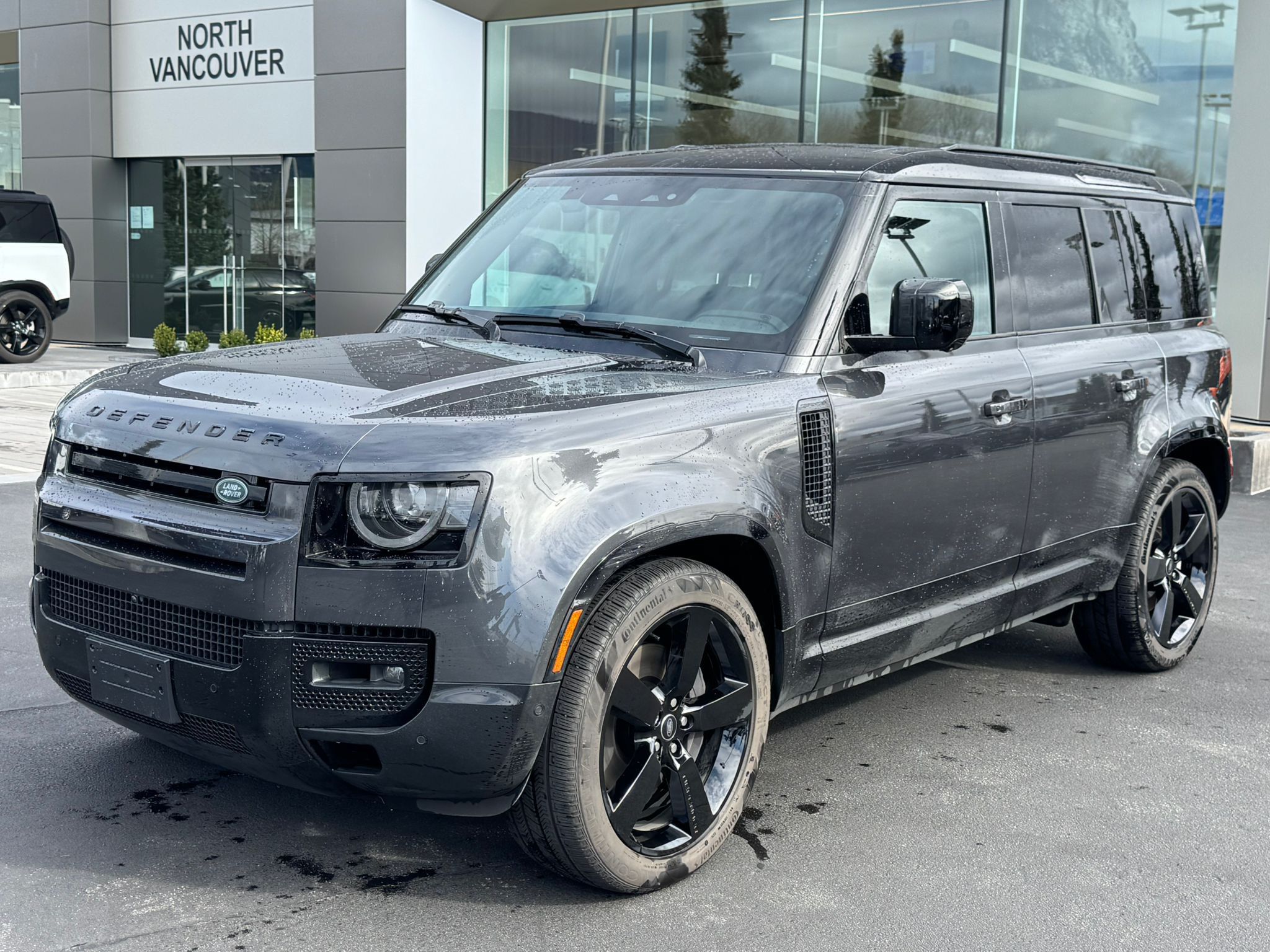 Land Rover Defender  2025 à North Vancouver, Colombie-Britannique