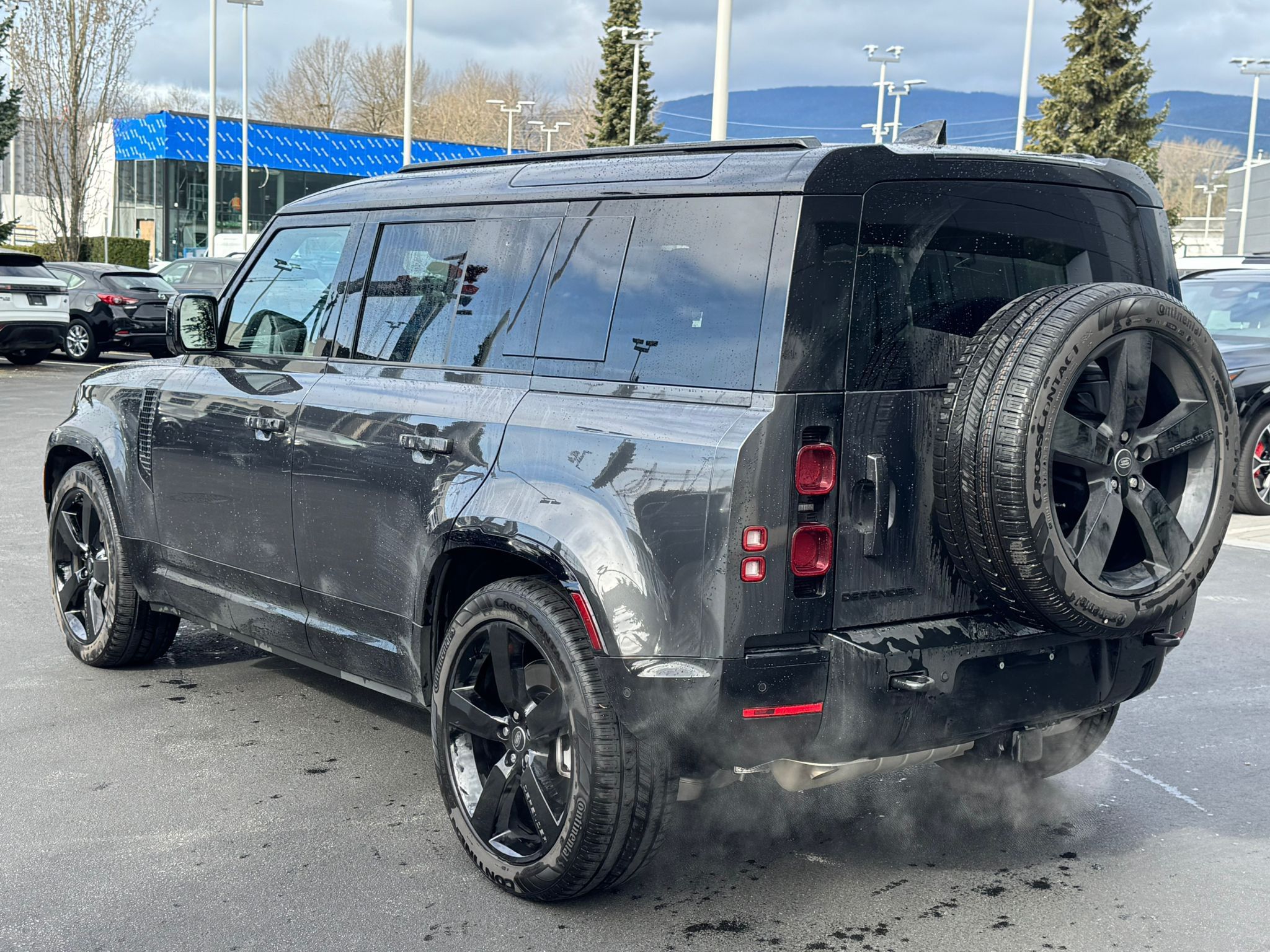 Land Rover Defender  2025 à North Vancouver, Colombie-Britannique