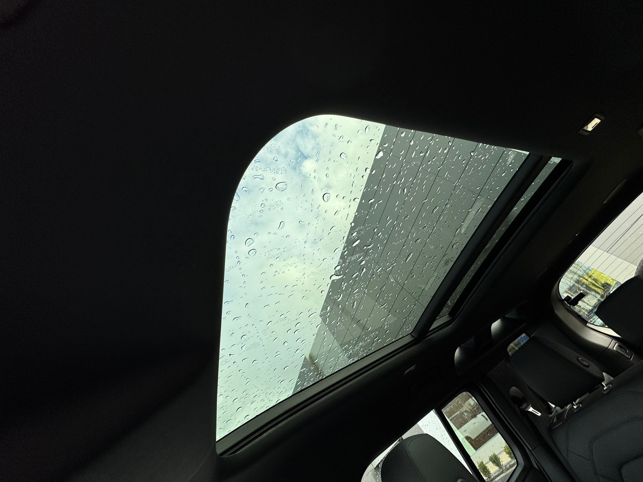 Land Rover Defender  2025 à North Vancouver, Colombie-Britannique