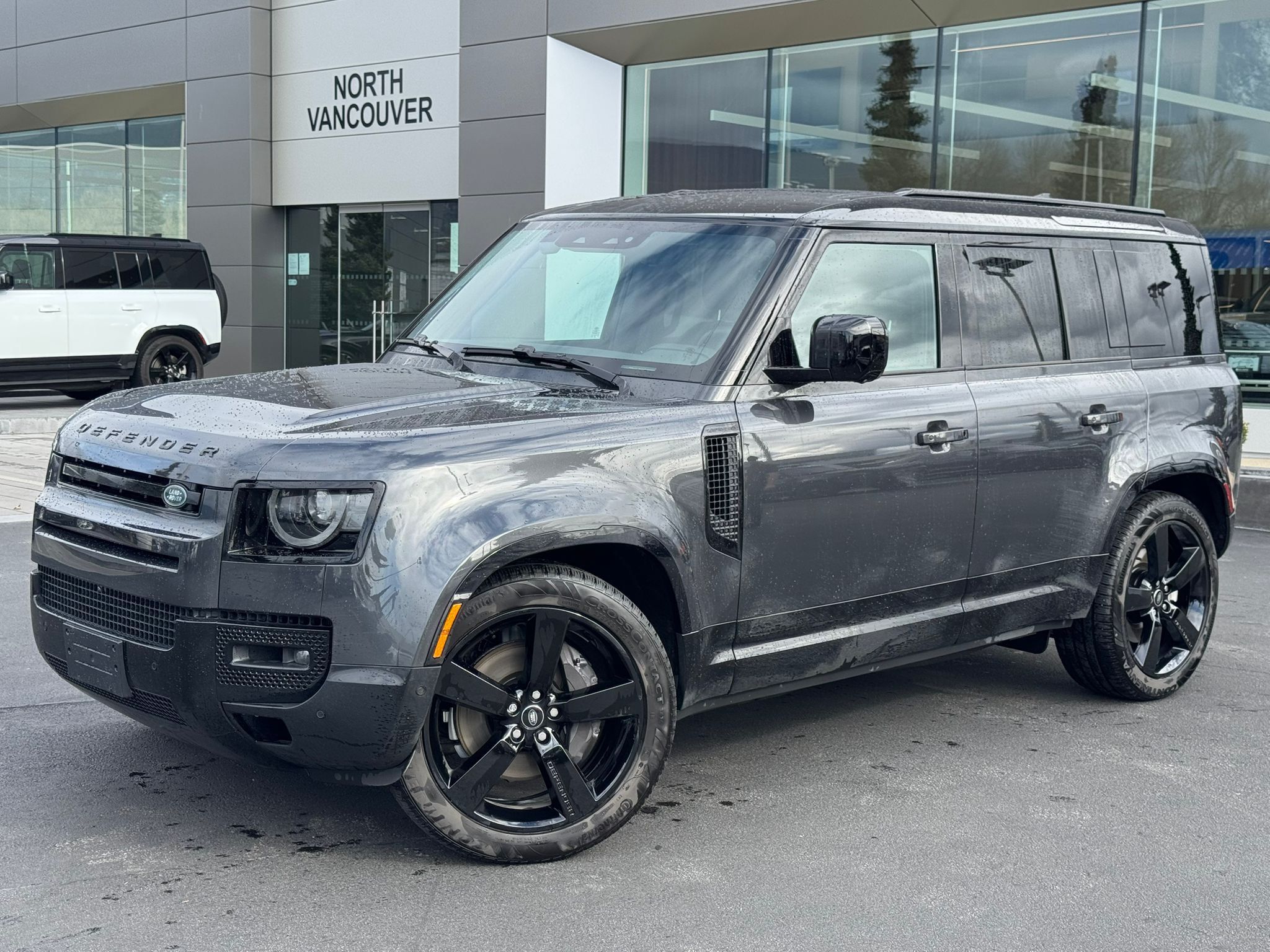 Land Rover Defender  2025 à North Vancouver, Colombie-Britannique