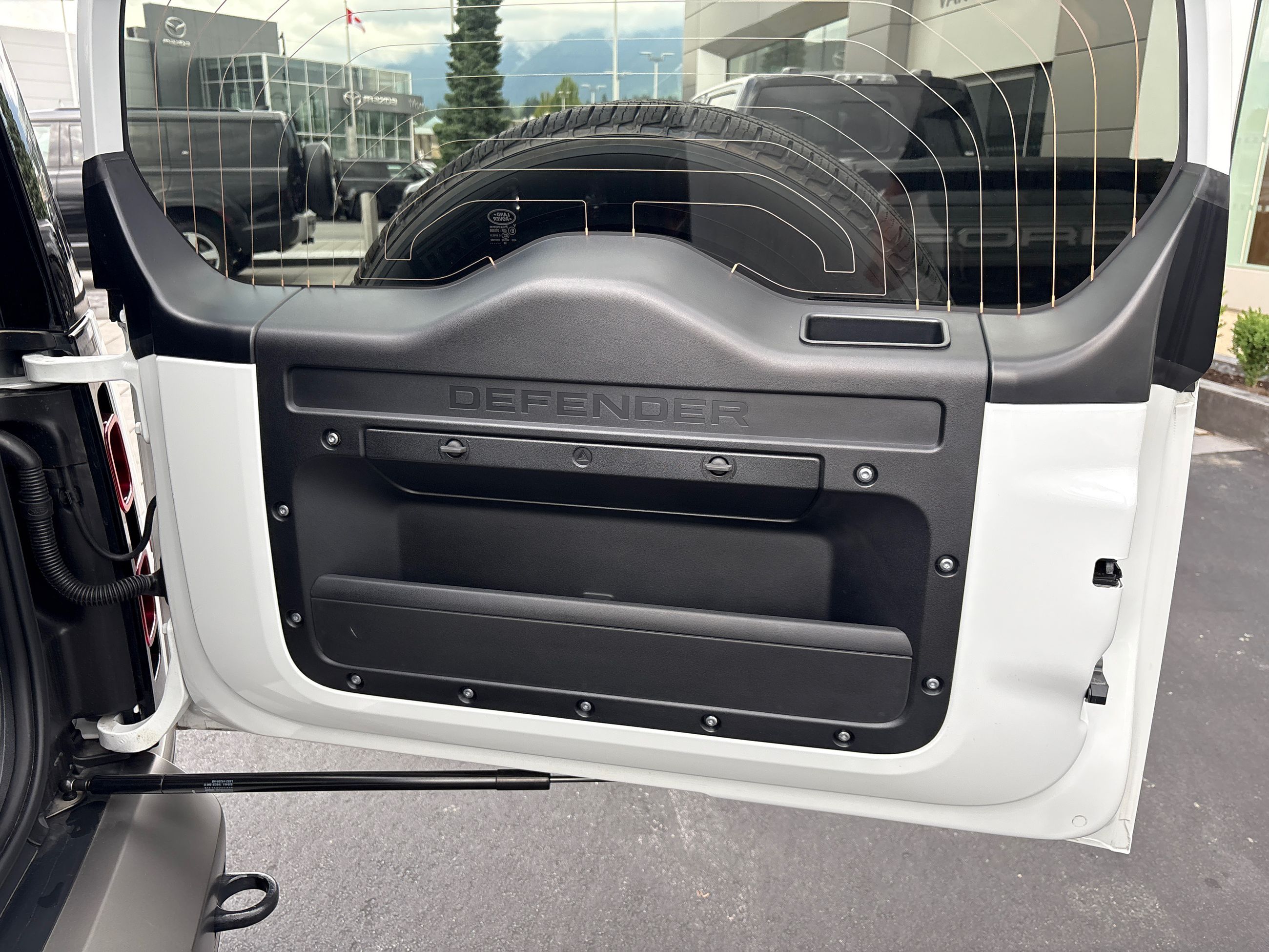 2025  Defender 110