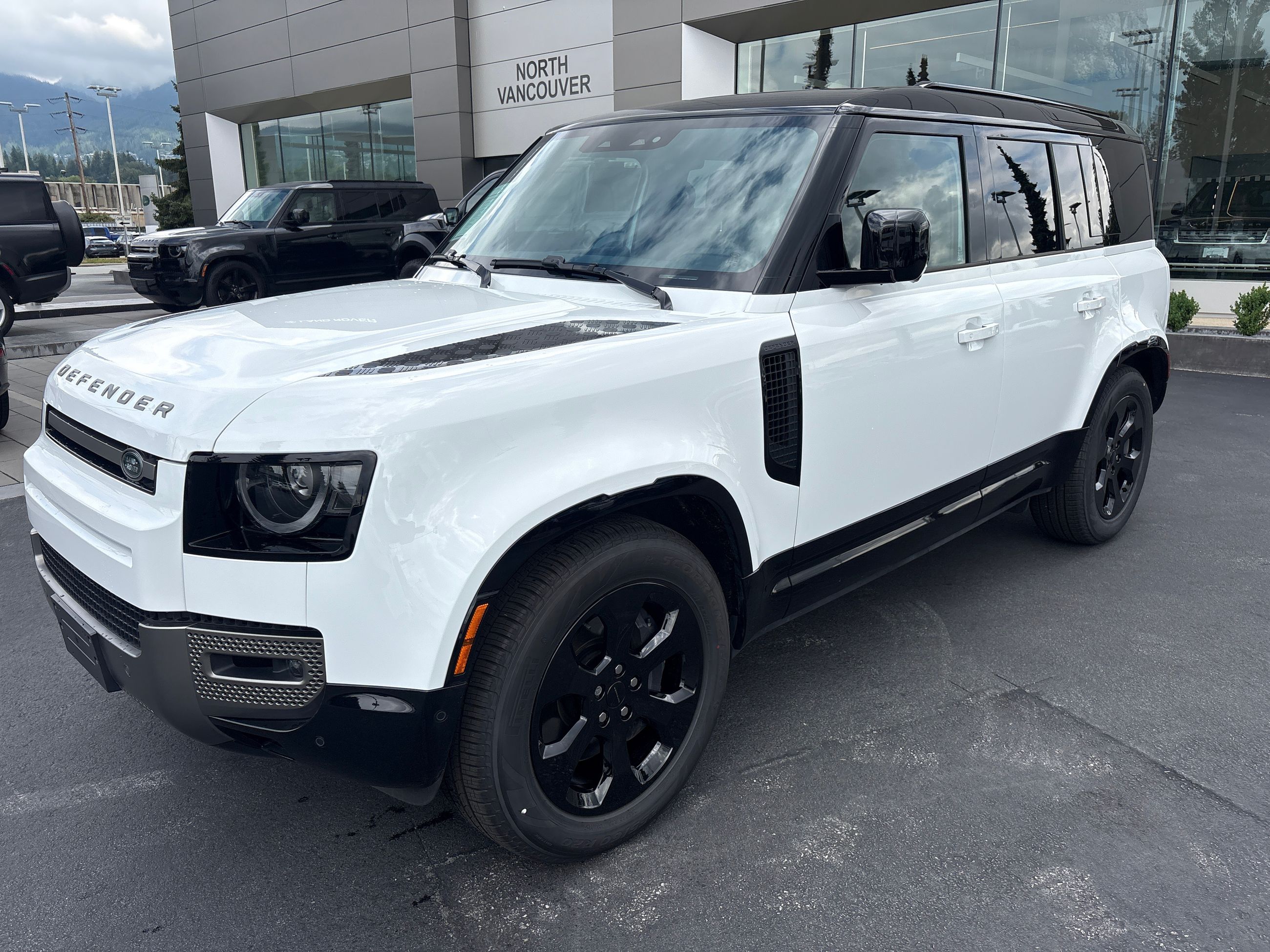 2025  Defender 110