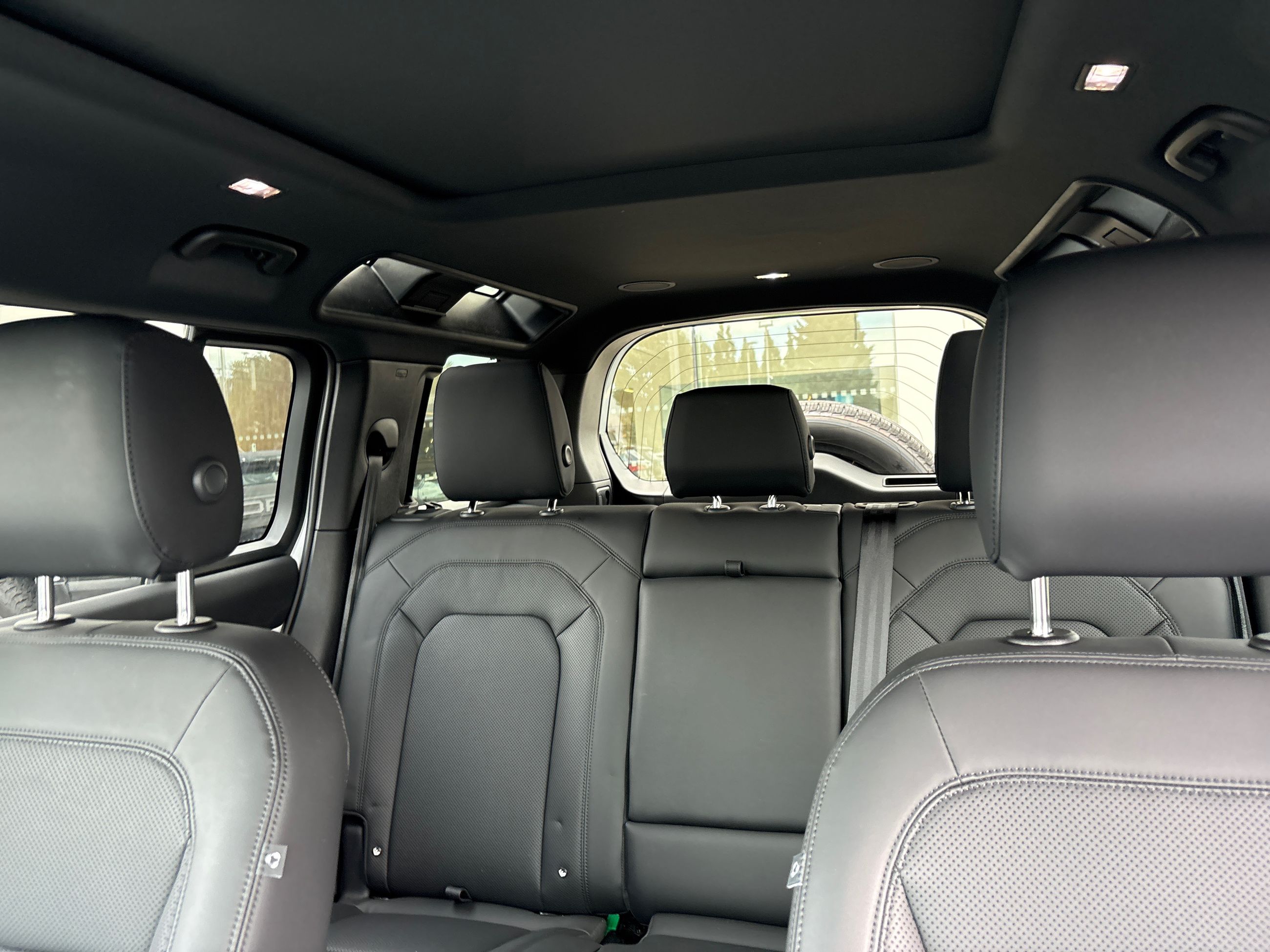 2025  Defender 110