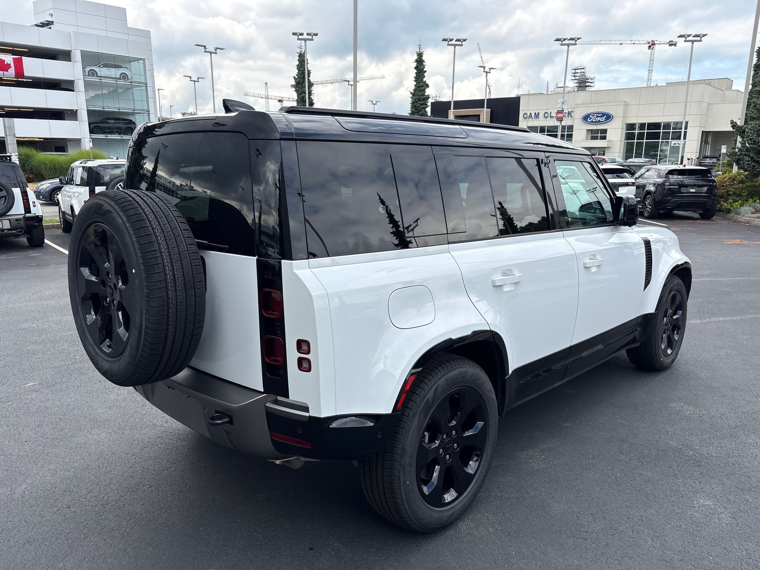 2025  Defender 110