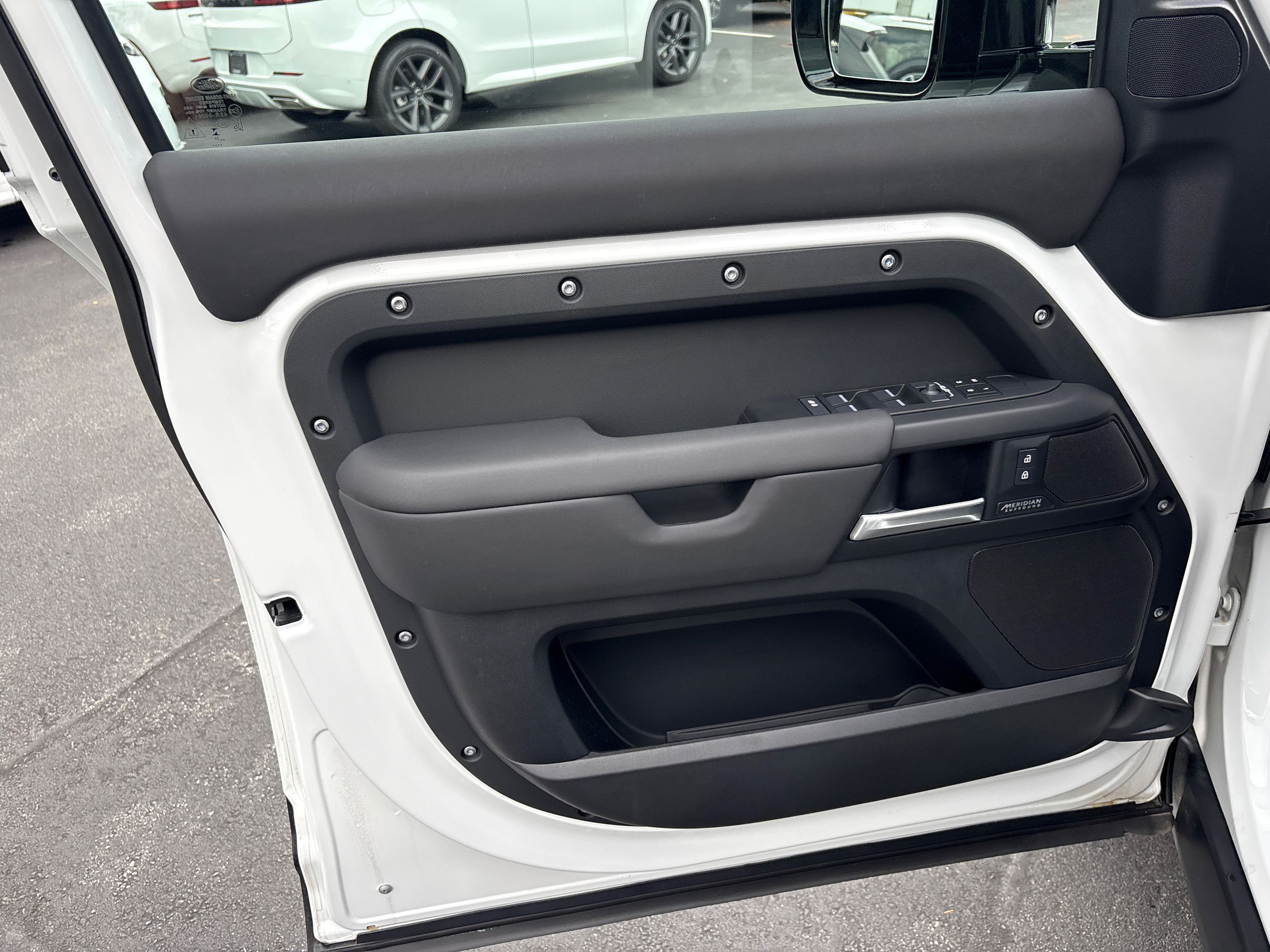 2025  Defender 110