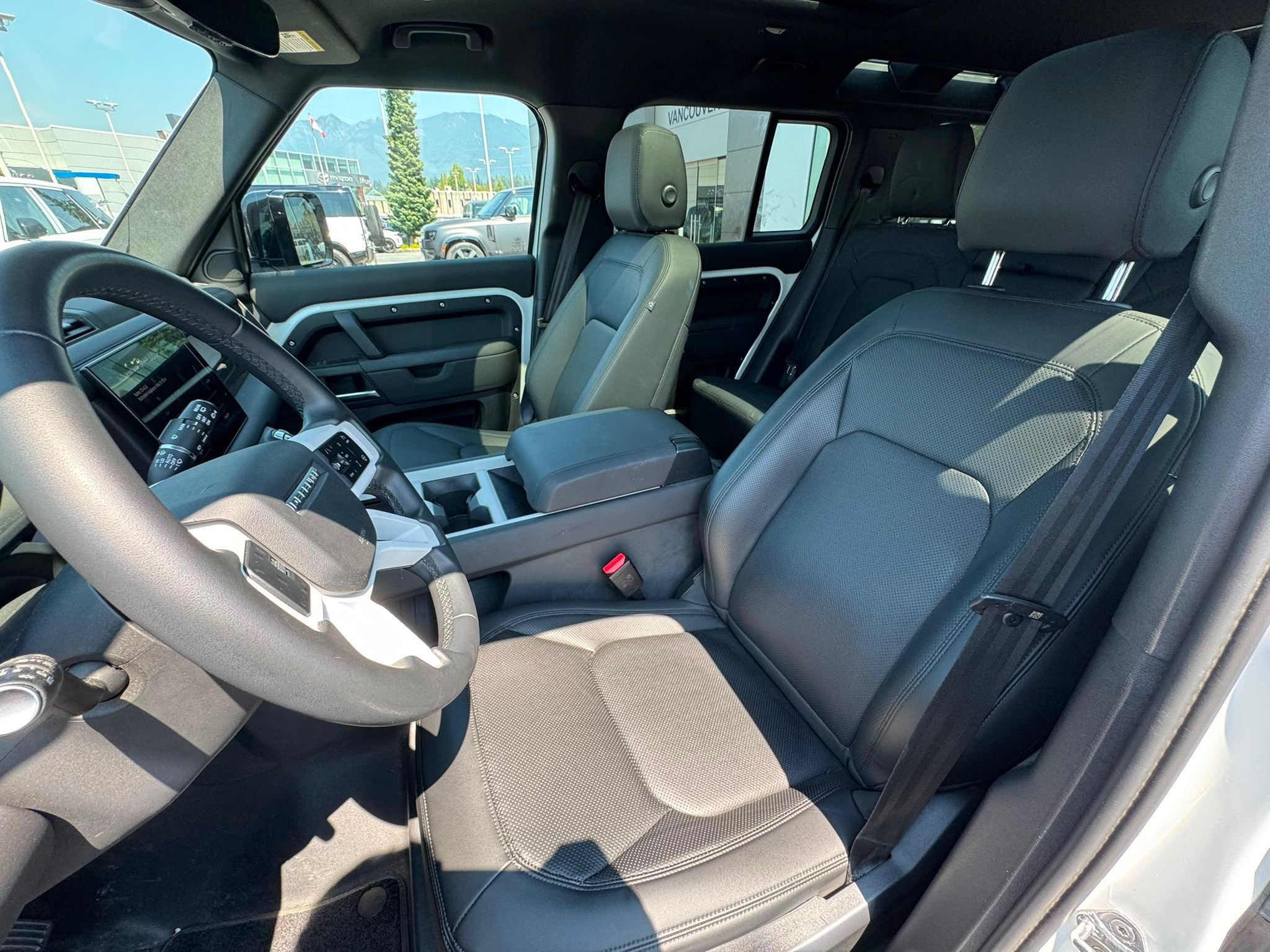 2025 Land Rover Defender in North Vancouver, British Columbia
