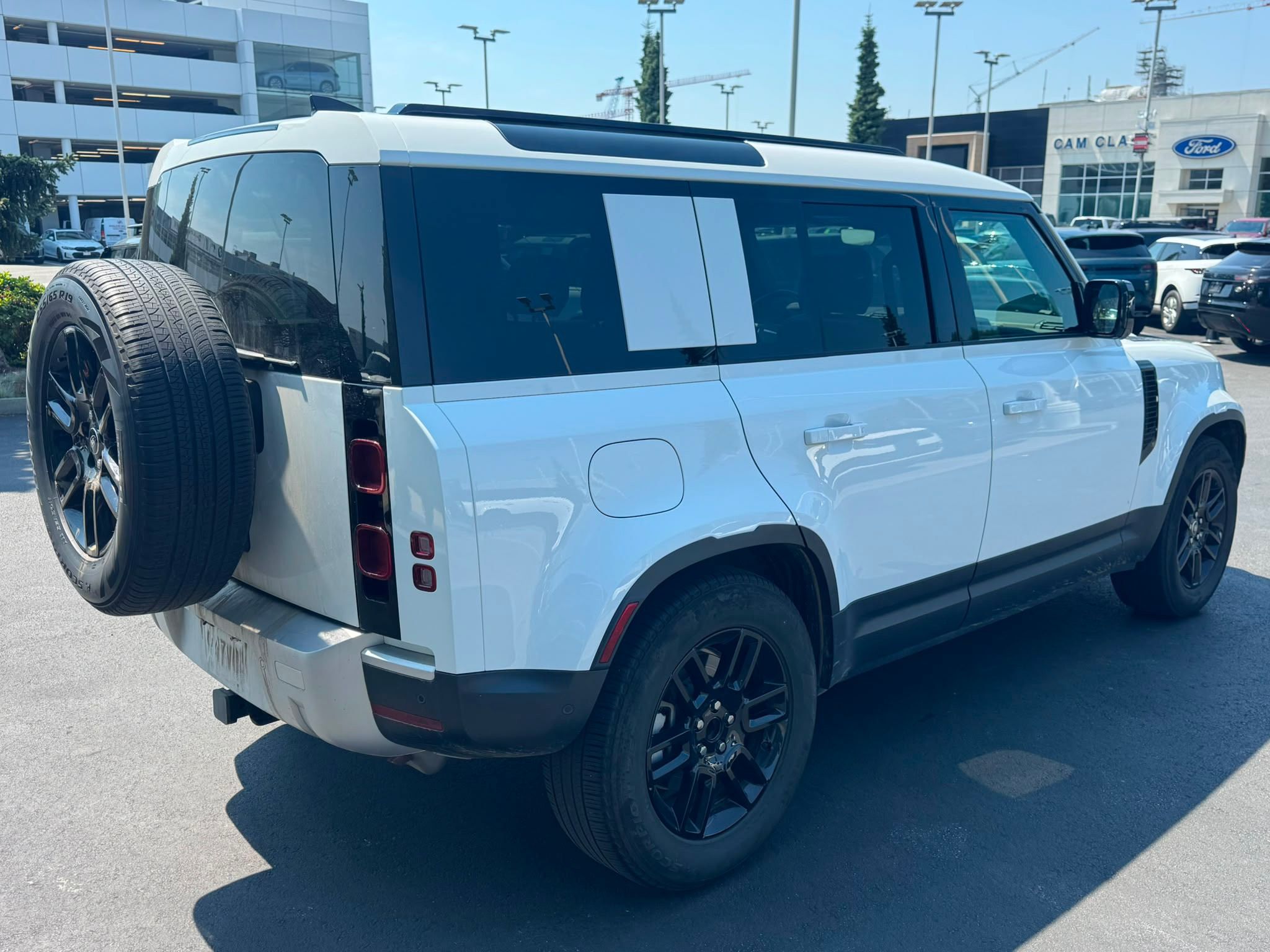 2025 Land Rover Defender in North Vancouver, British Columbia