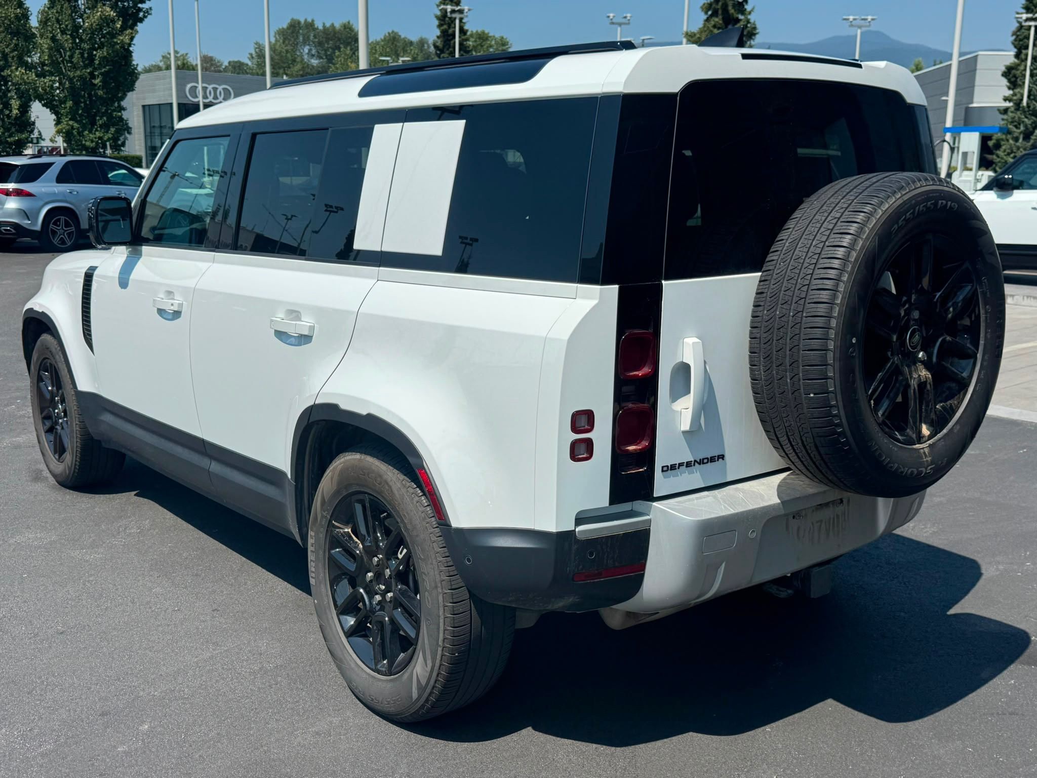 2025 Land Rover Defender in North Vancouver, British Columbia