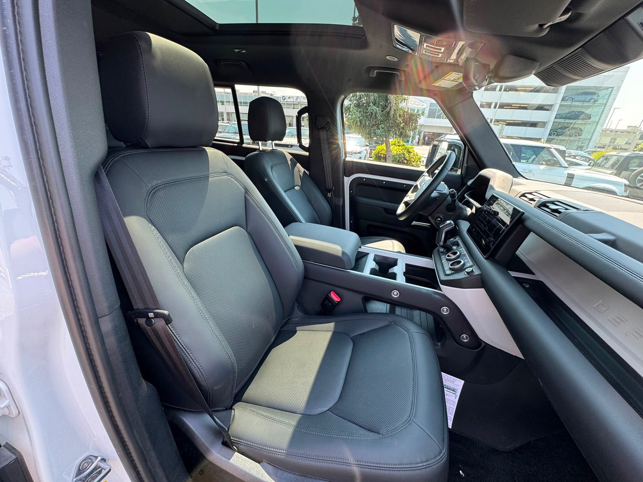 2025 Land Rover Defender in North Vancouver, British Columbia