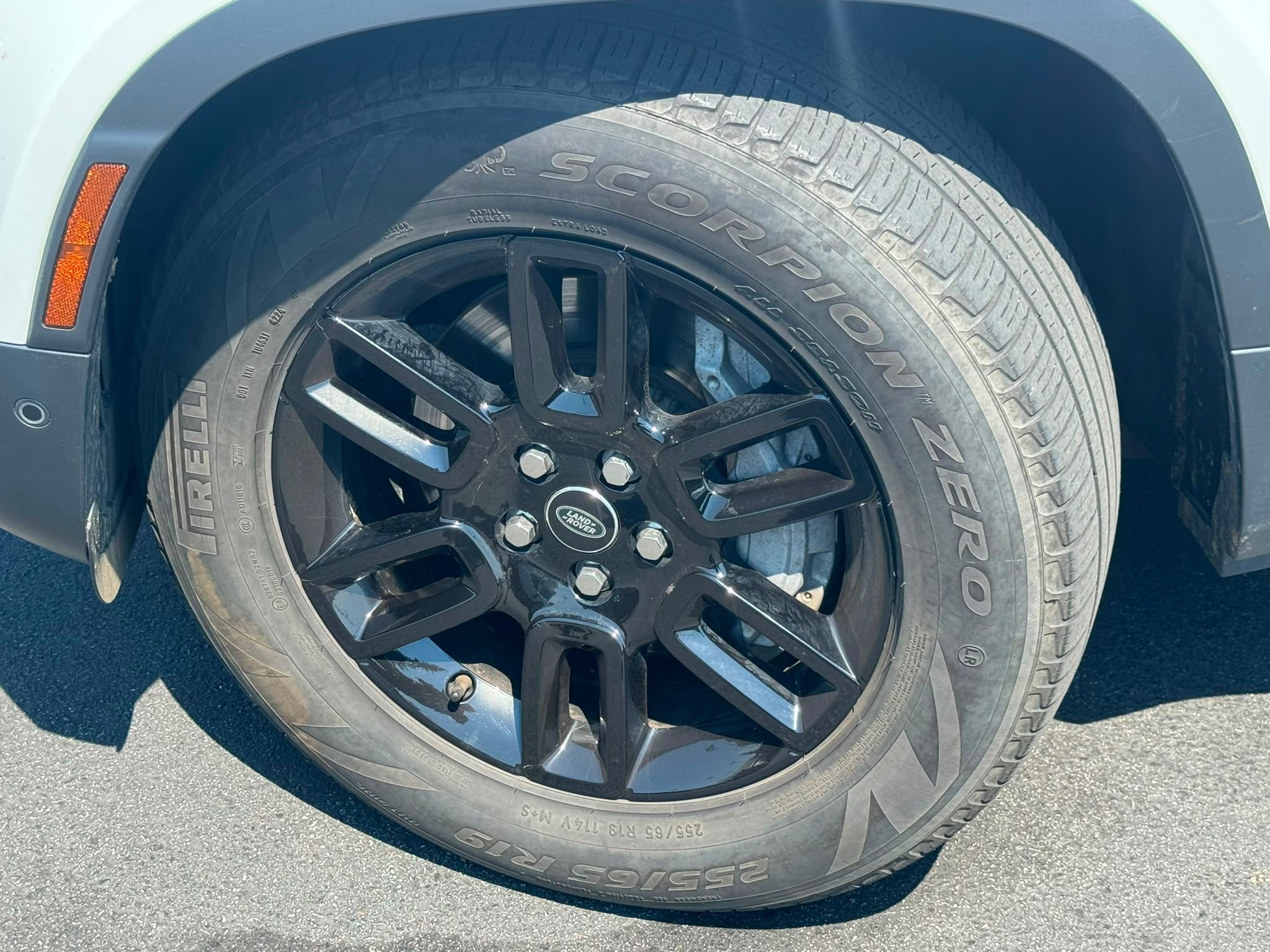 2025 Land Rover Defender in North Vancouver, British Columbia