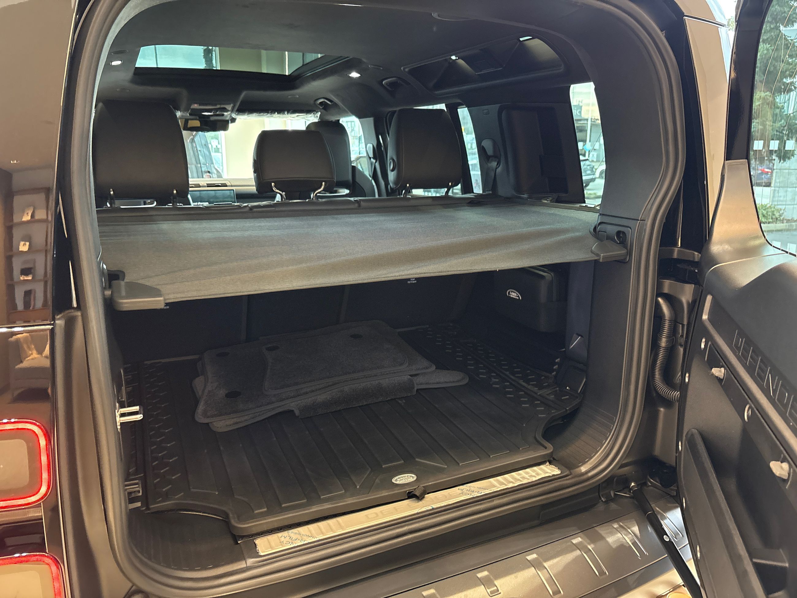 2026  Defender 110 Mild Hybrid