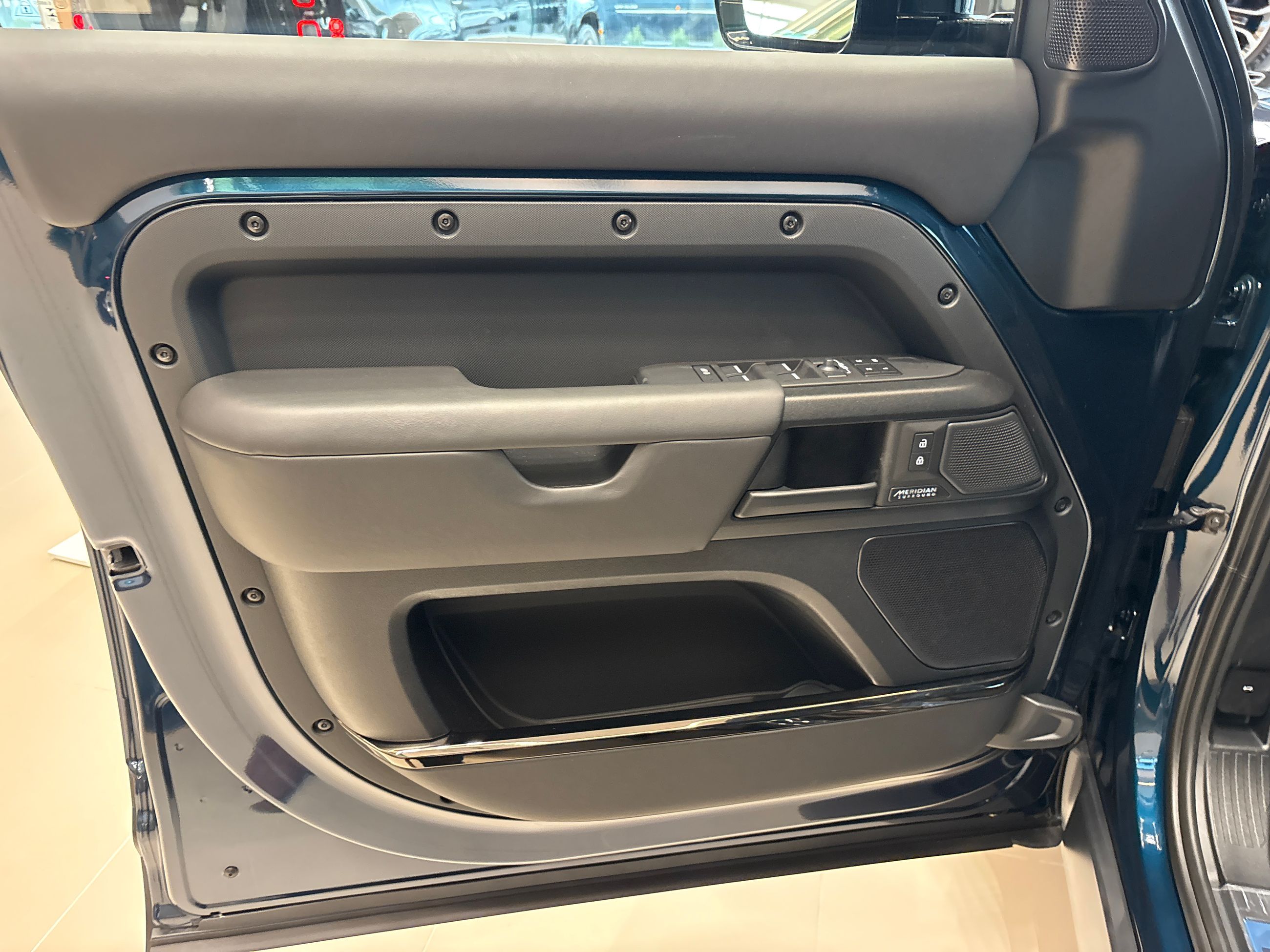 2026  Defender 110 Mild Hybrid