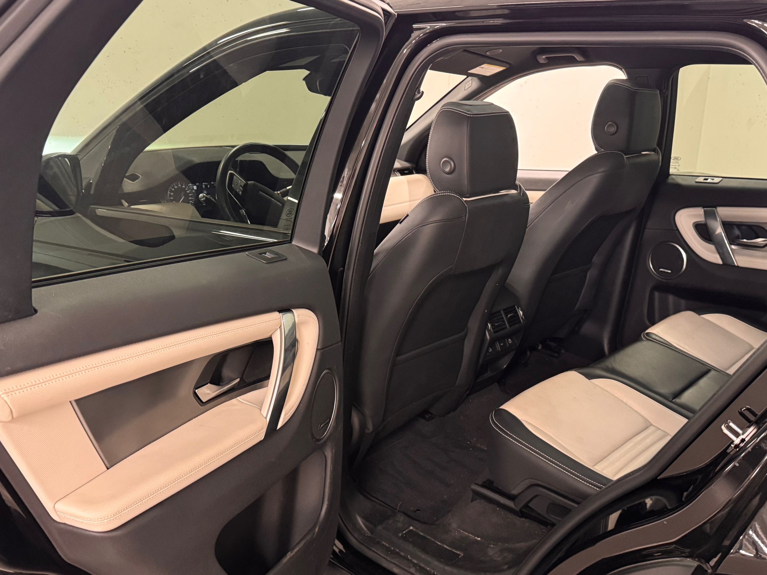 2021 Land Rover DISCOVERY SPORT in Vancouver, British Columbia