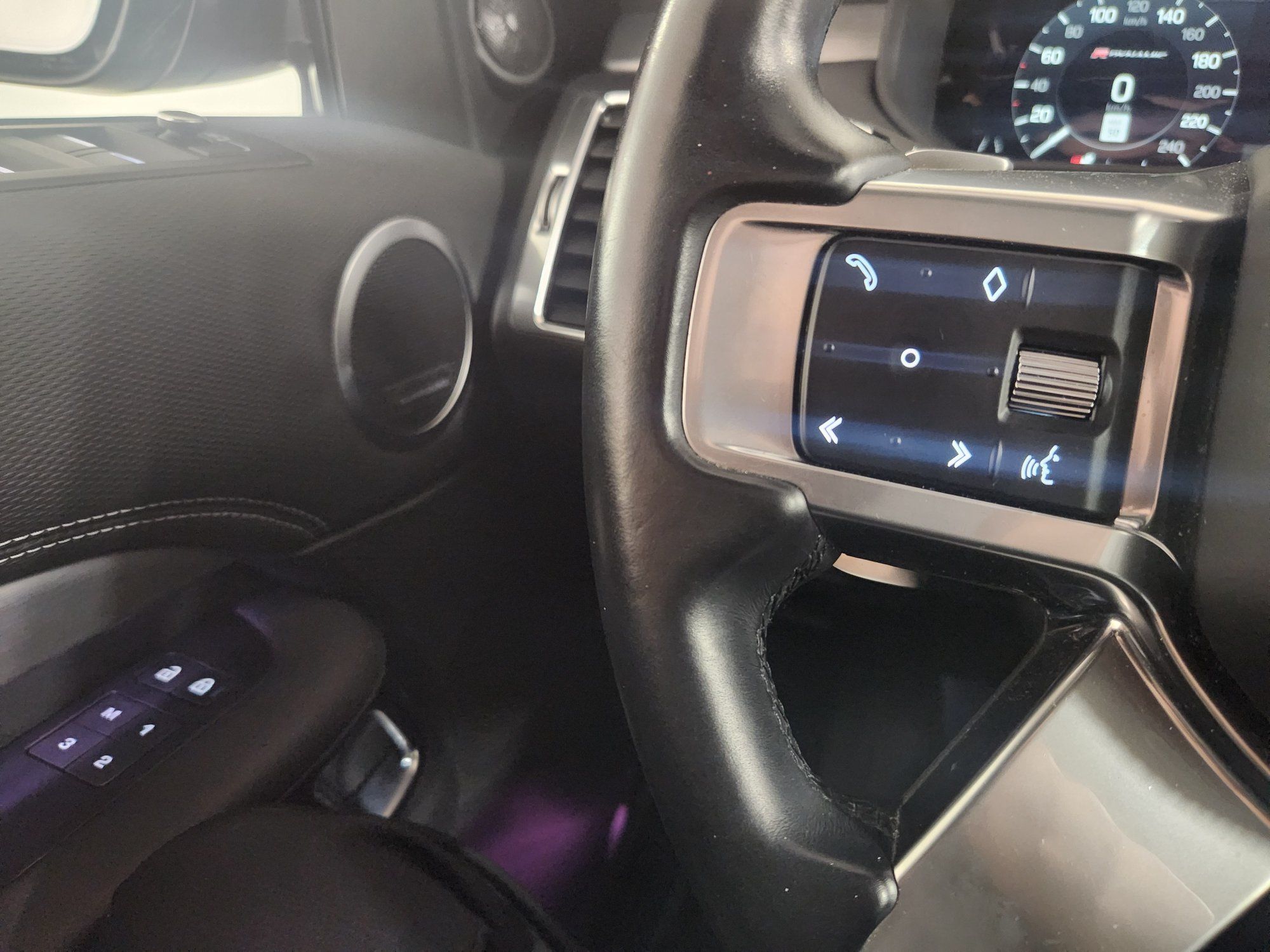 2021 Land Rover Discovery in Vancouver, British Columbia
