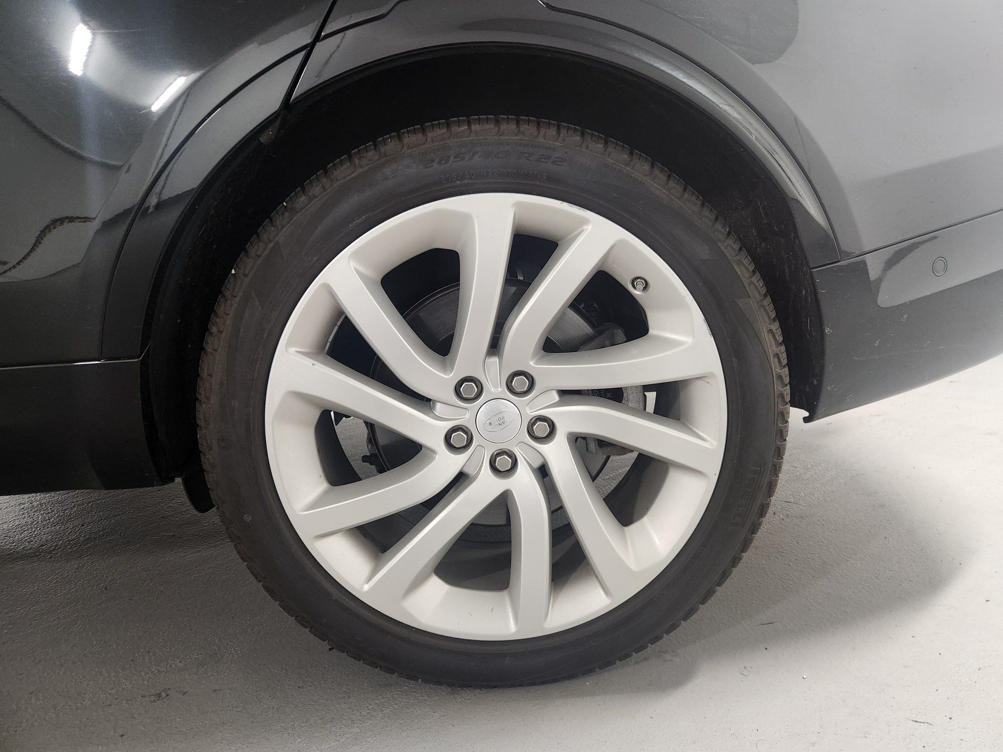 2021 Land Rover Discovery in Vancouver, British Columbia