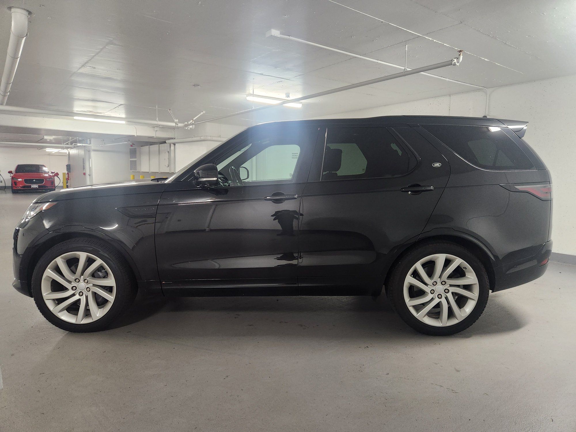 2021 Land Rover Discovery in Vancouver, British Columbia