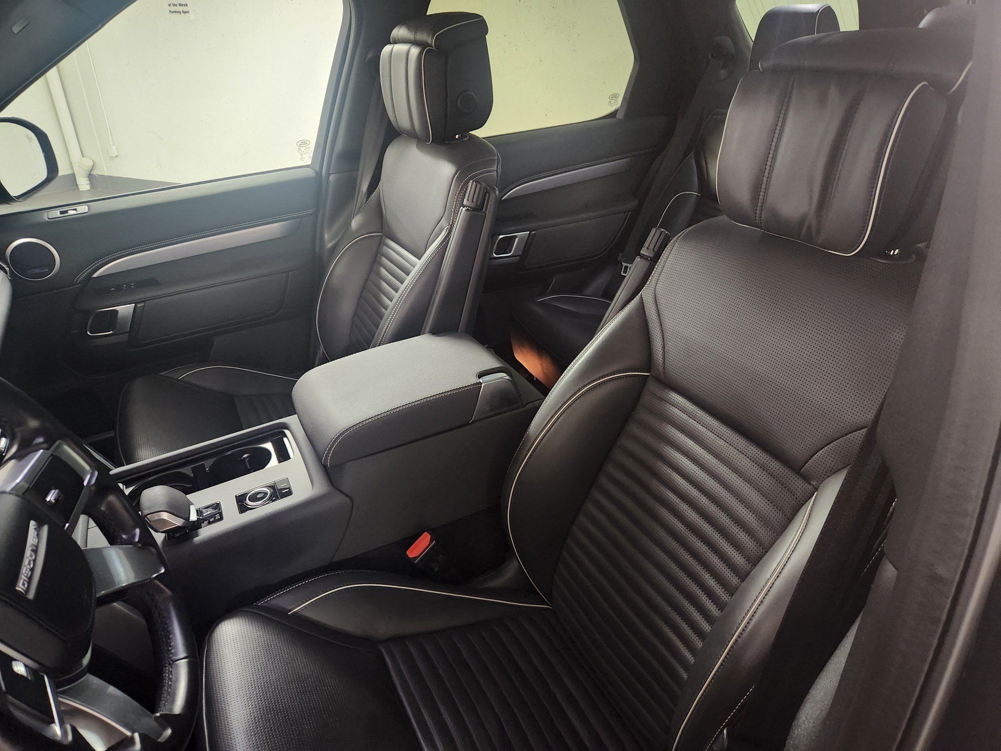 2021 Land Rover Discovery in Vancouver, British Columbia