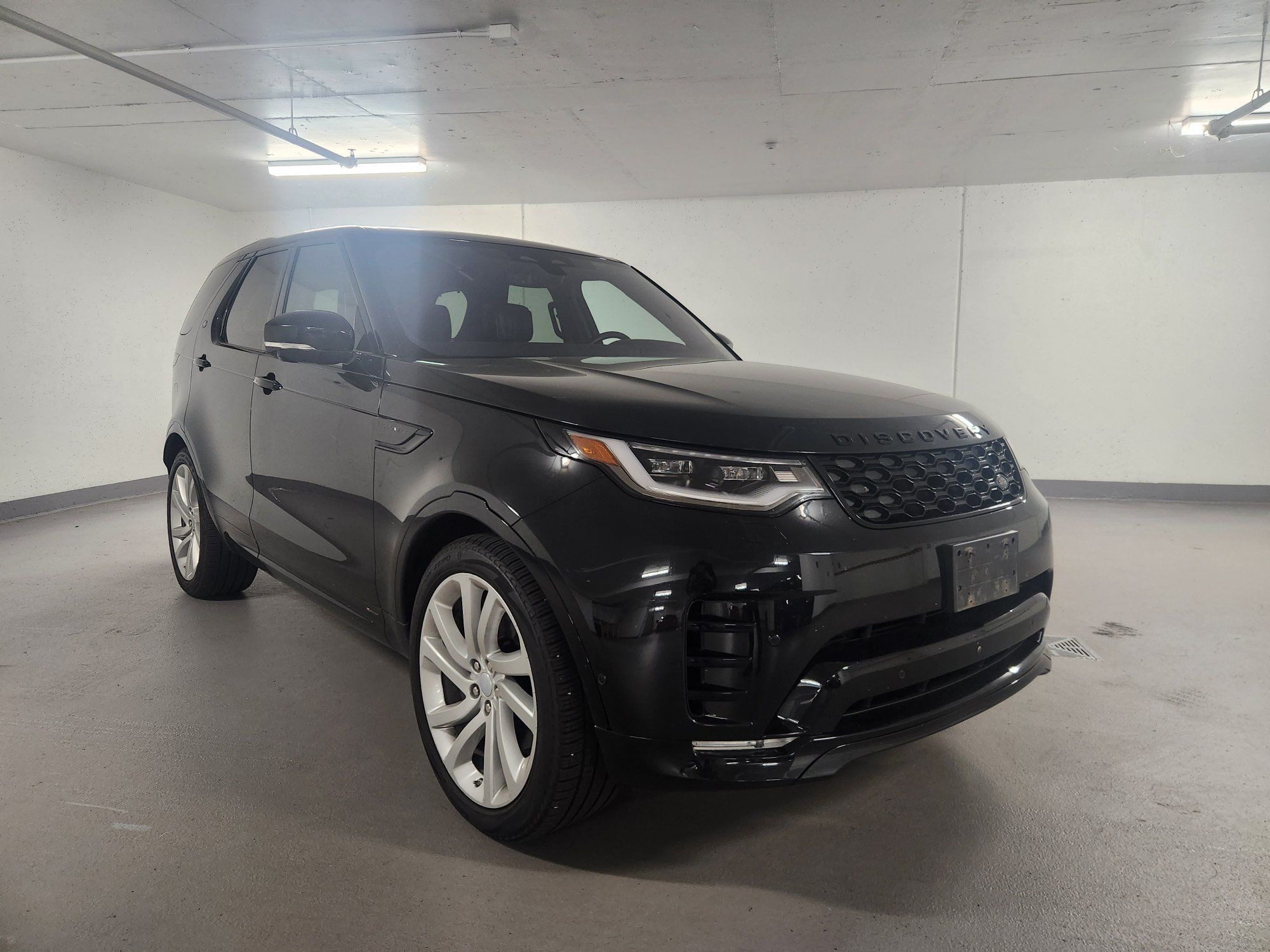 2021 Land Rover Discovery in Vancouver, British Columbia