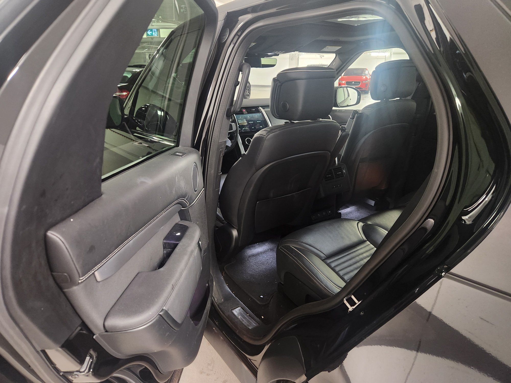 2021 Land Rover Discovery in Vancouver, British Columbia
