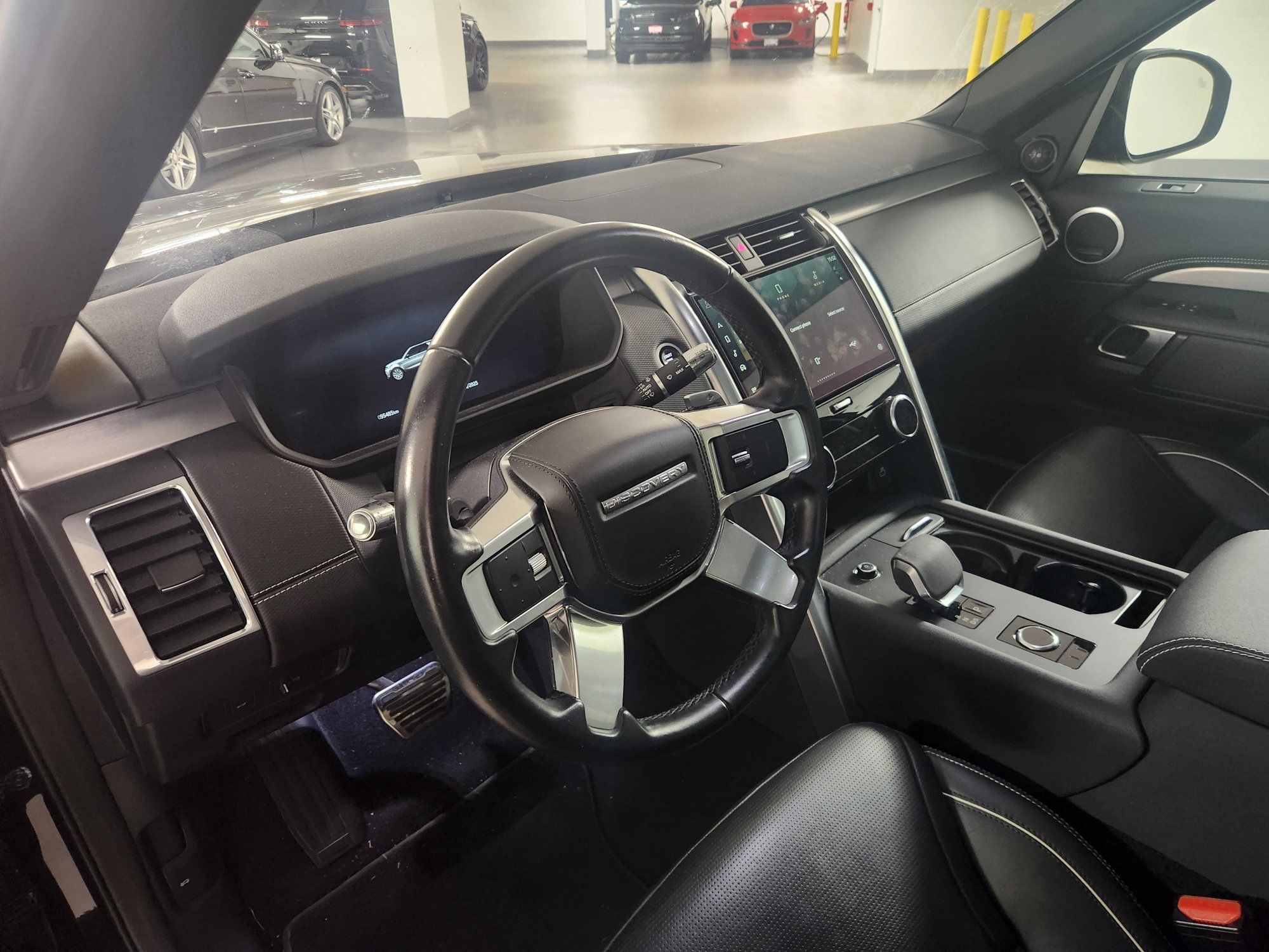 2021 Land Rover Discovery in Vancouver, British Columbia