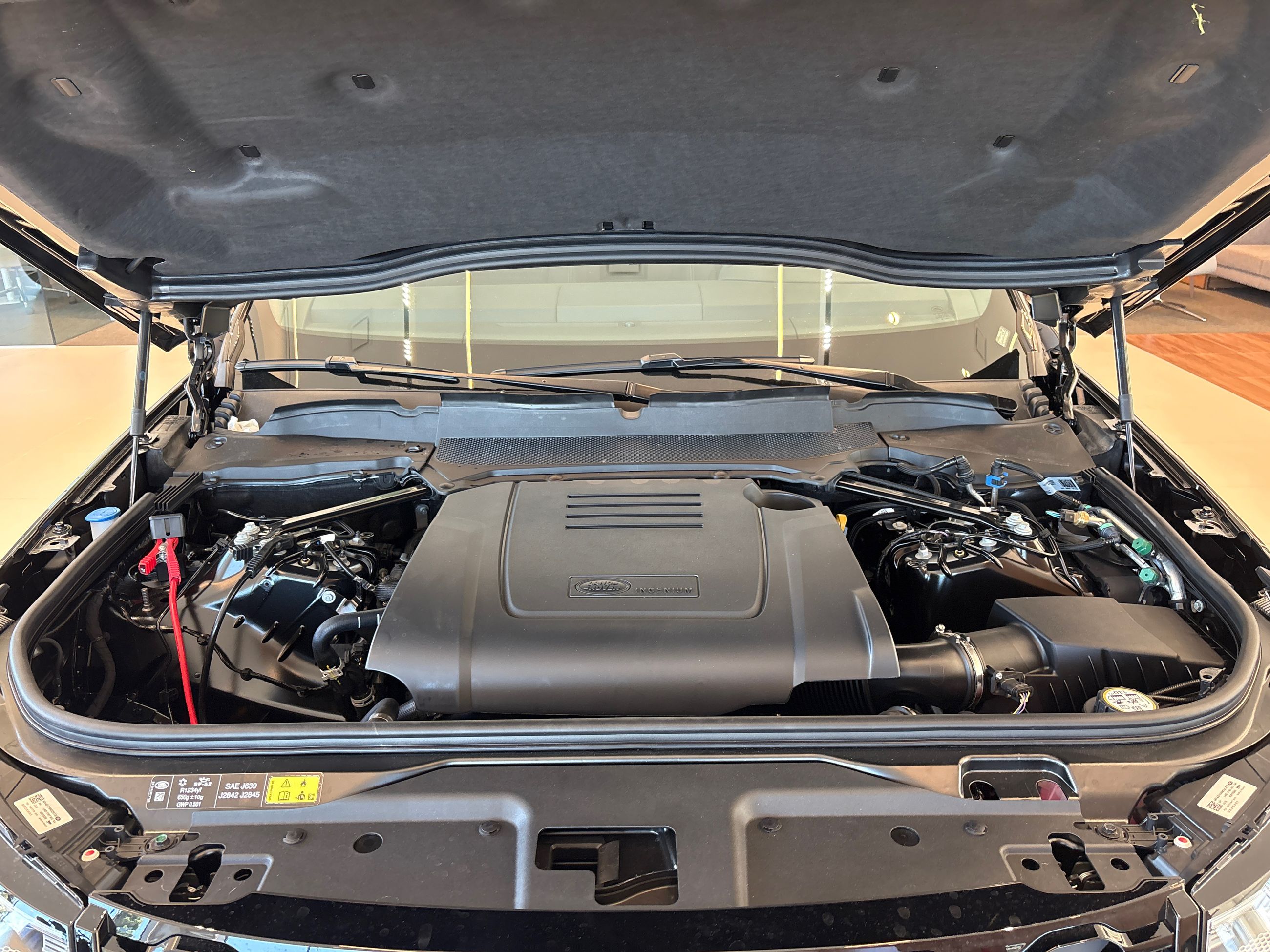 2026 Land Rover Discovery in North Vancouver, British Columbia