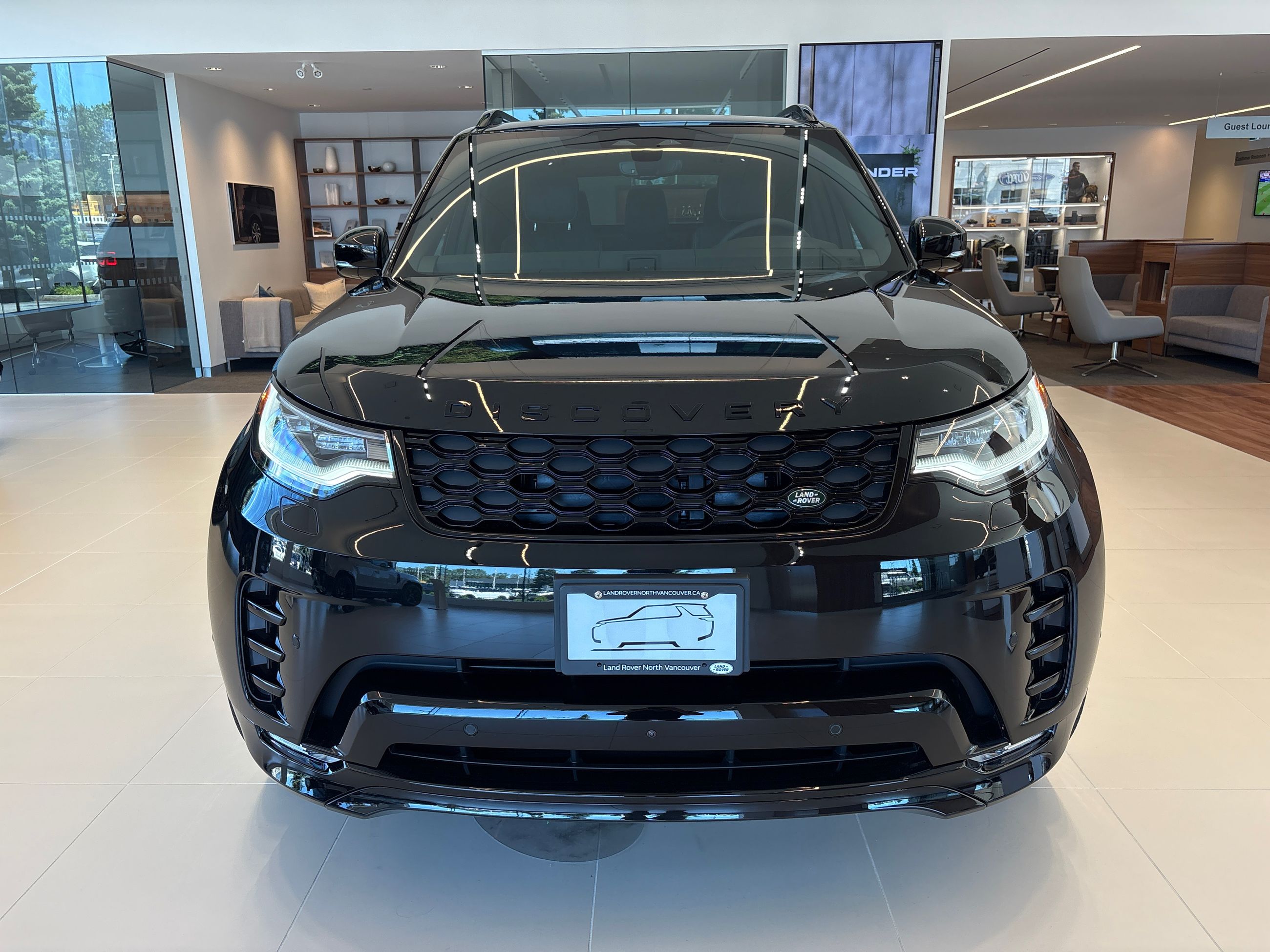 2026 Land Rover Discovery in North Vancouver, British Columbia