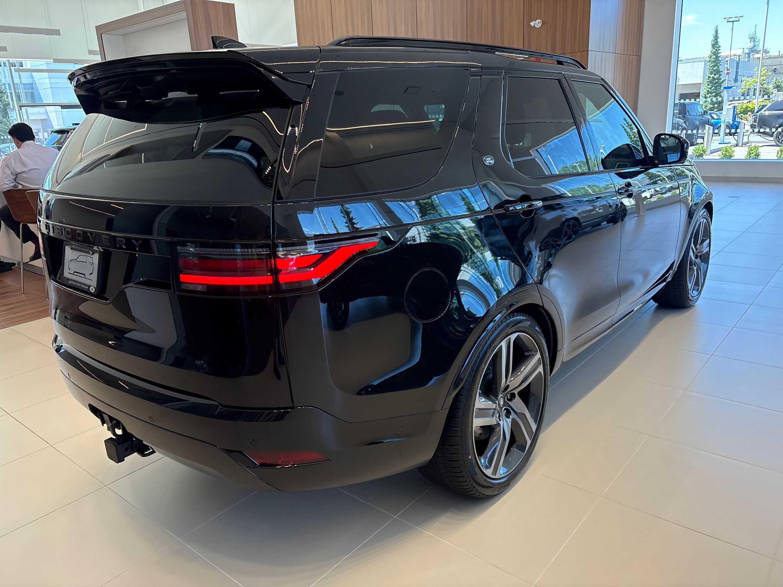 2026 Land Rover Discovery in North Vancouver, British Columbia