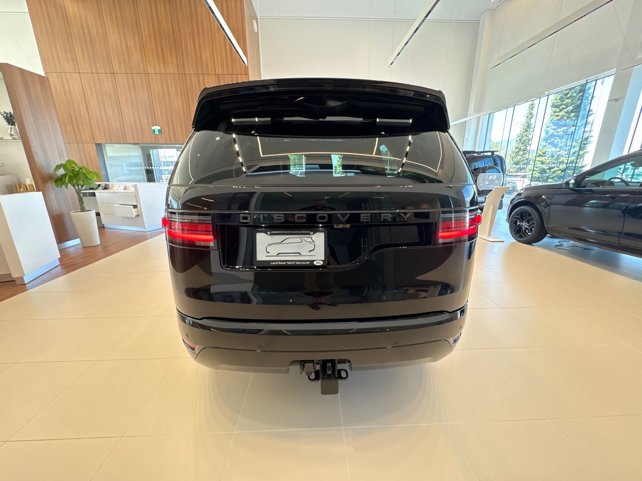 2026 Land Rover Discovery in North Vancouver, British Columbia