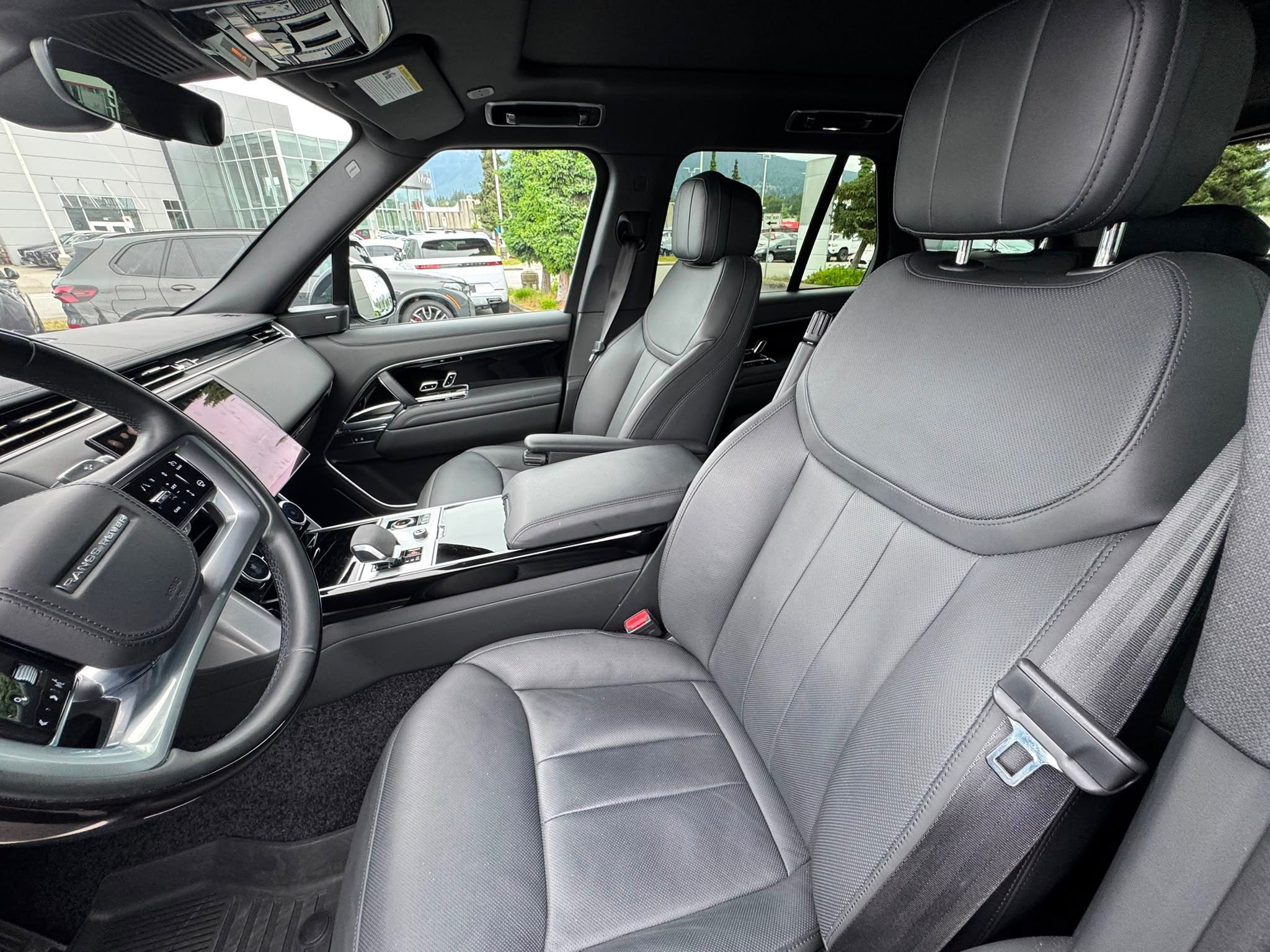 2023 Land Rover New Range Rover in North Vancouver, British Columbia