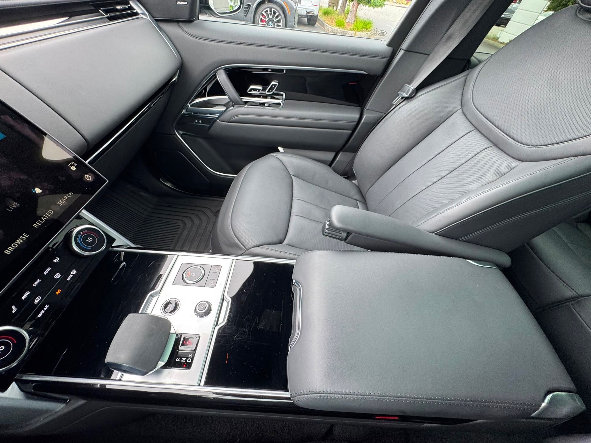 2023 Land Rover New Range Rover in North Vancouver, British Columbia