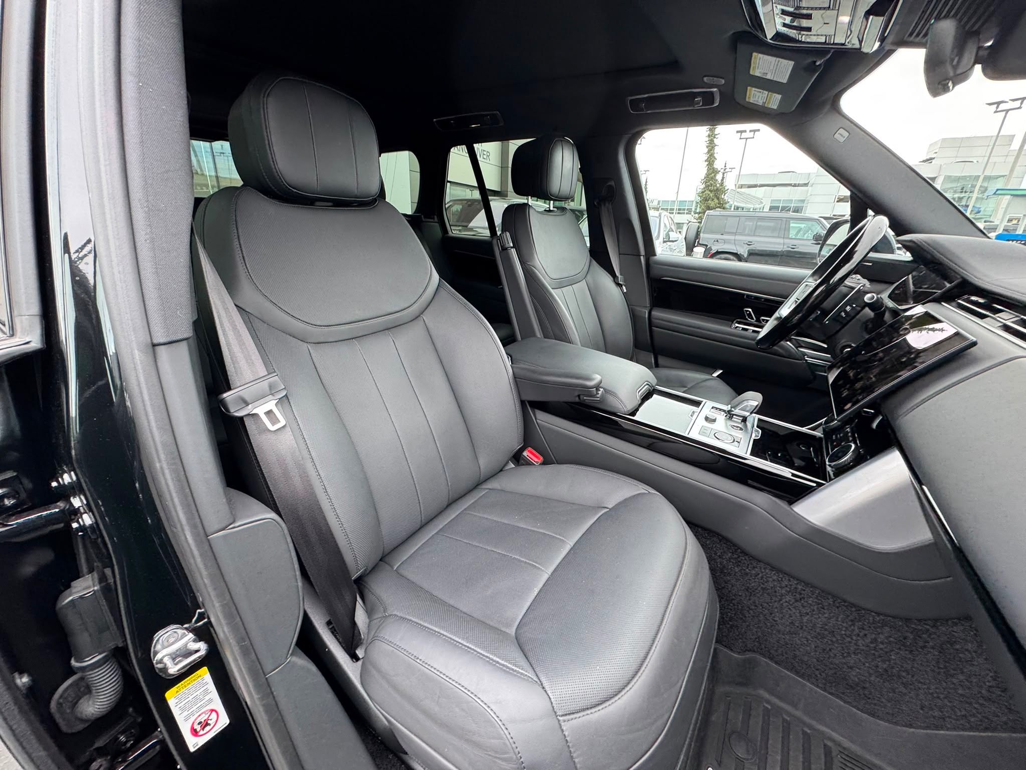 2023 Land Rover New Range Rover in North Vancouver, British Columbia