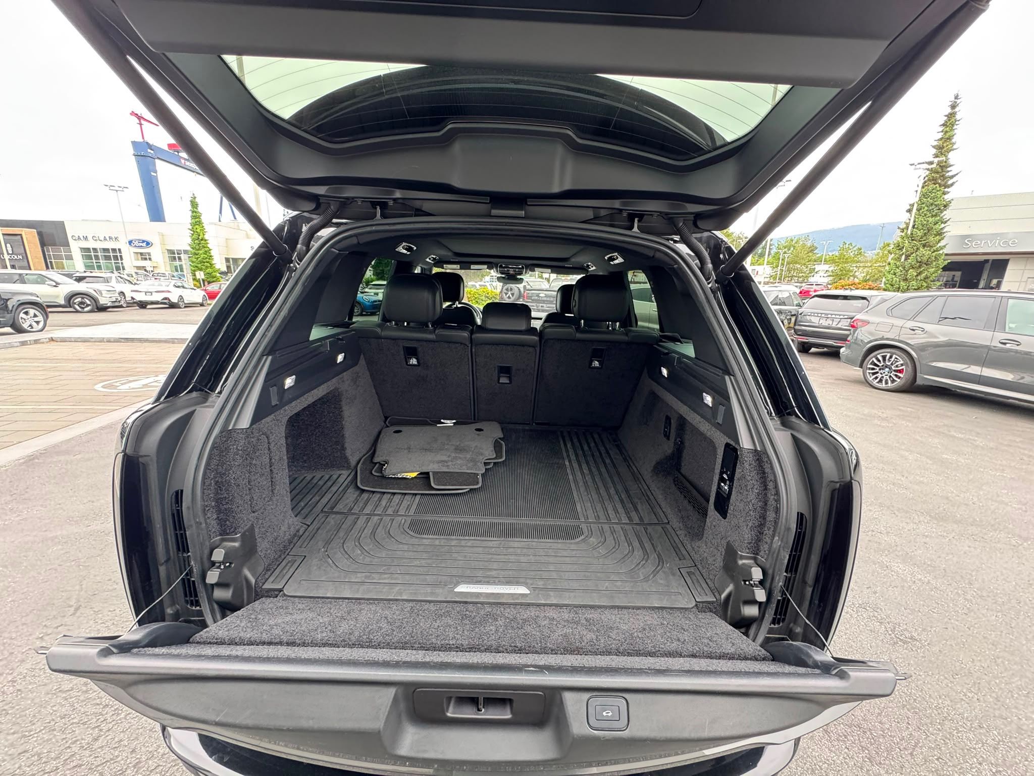 2023 Land Rover New Range Rover in North Vancouver, British Columbia