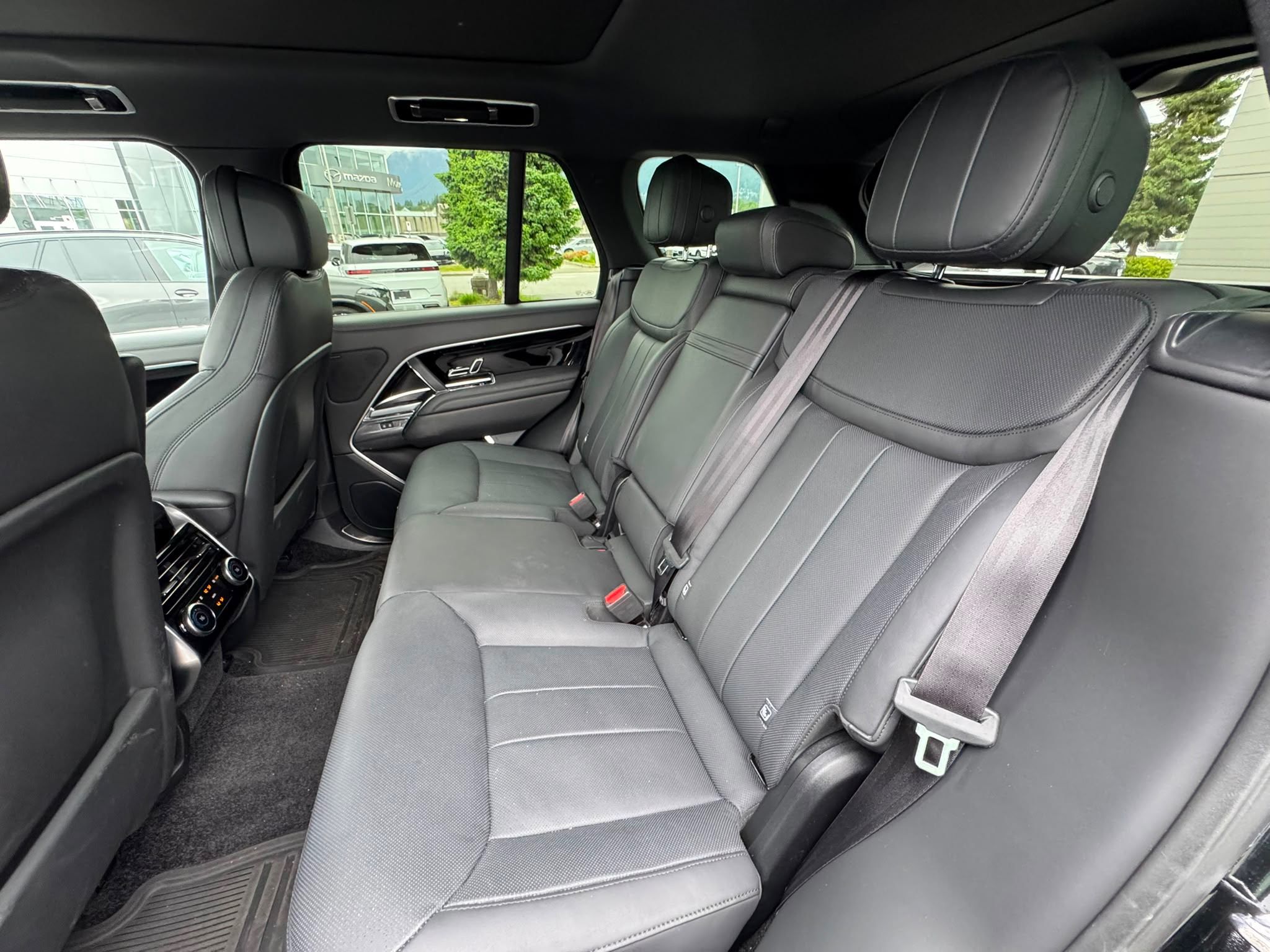 2023 Land Rover New Range Rover in North Vancouver, British Columbia