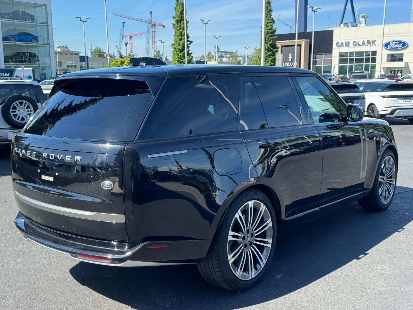 2023  New Range Rover